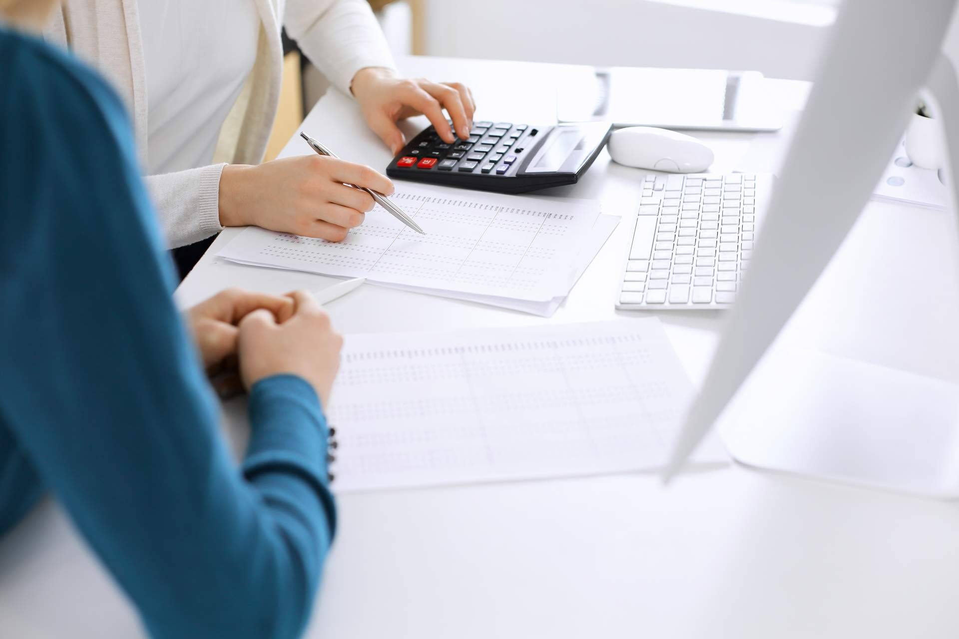 Qué diferencias hay entre la gestoría tradicional y la gestoría online