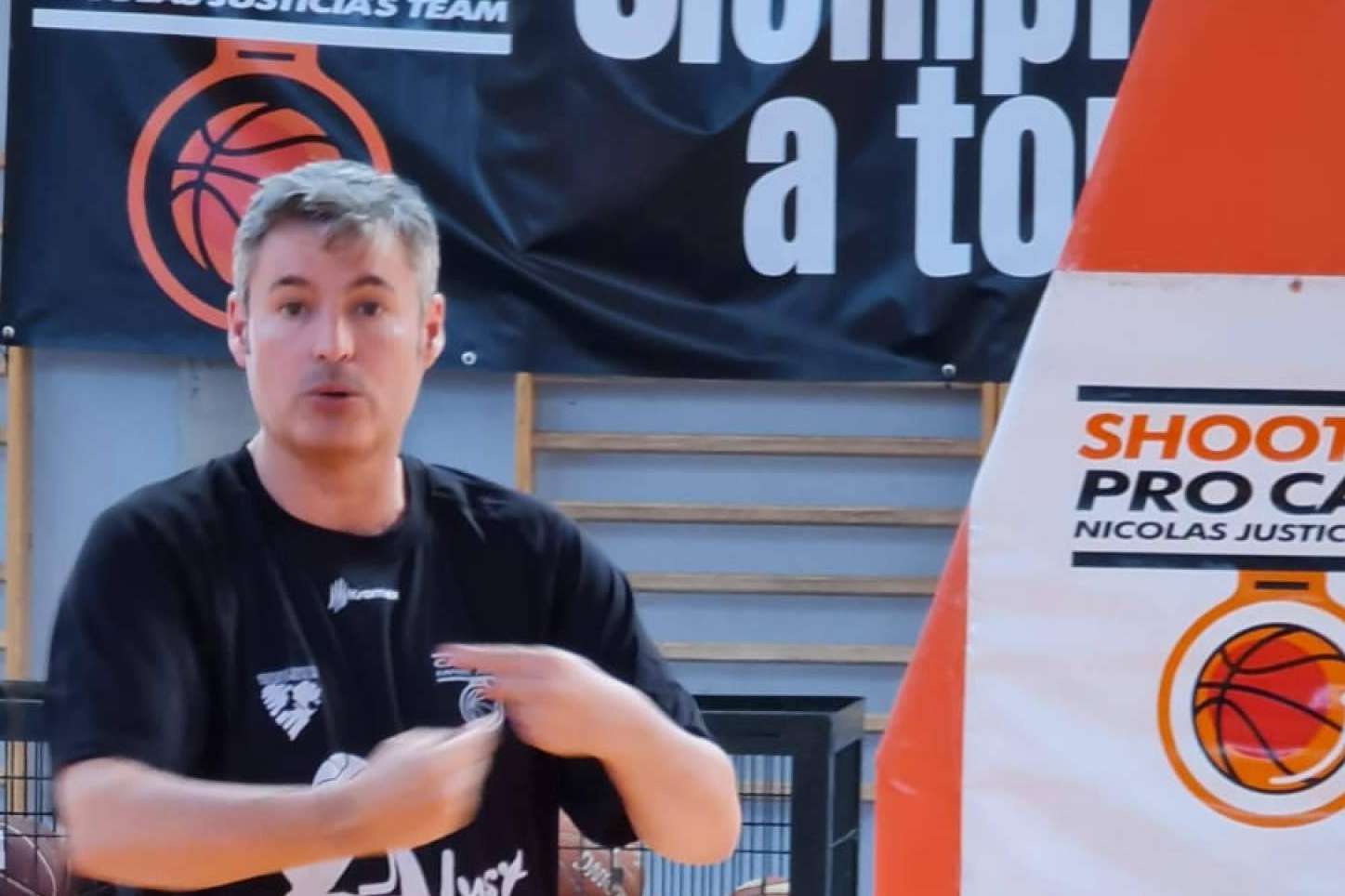 ¿Cuáles son los beneficios de entrar en el Campus Élite para practicar baloncesto?