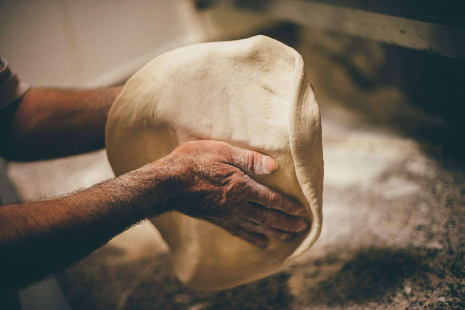 Mozzarella e Basilico, una pizzería en el puerto de Santa María, presenta su amplia carta