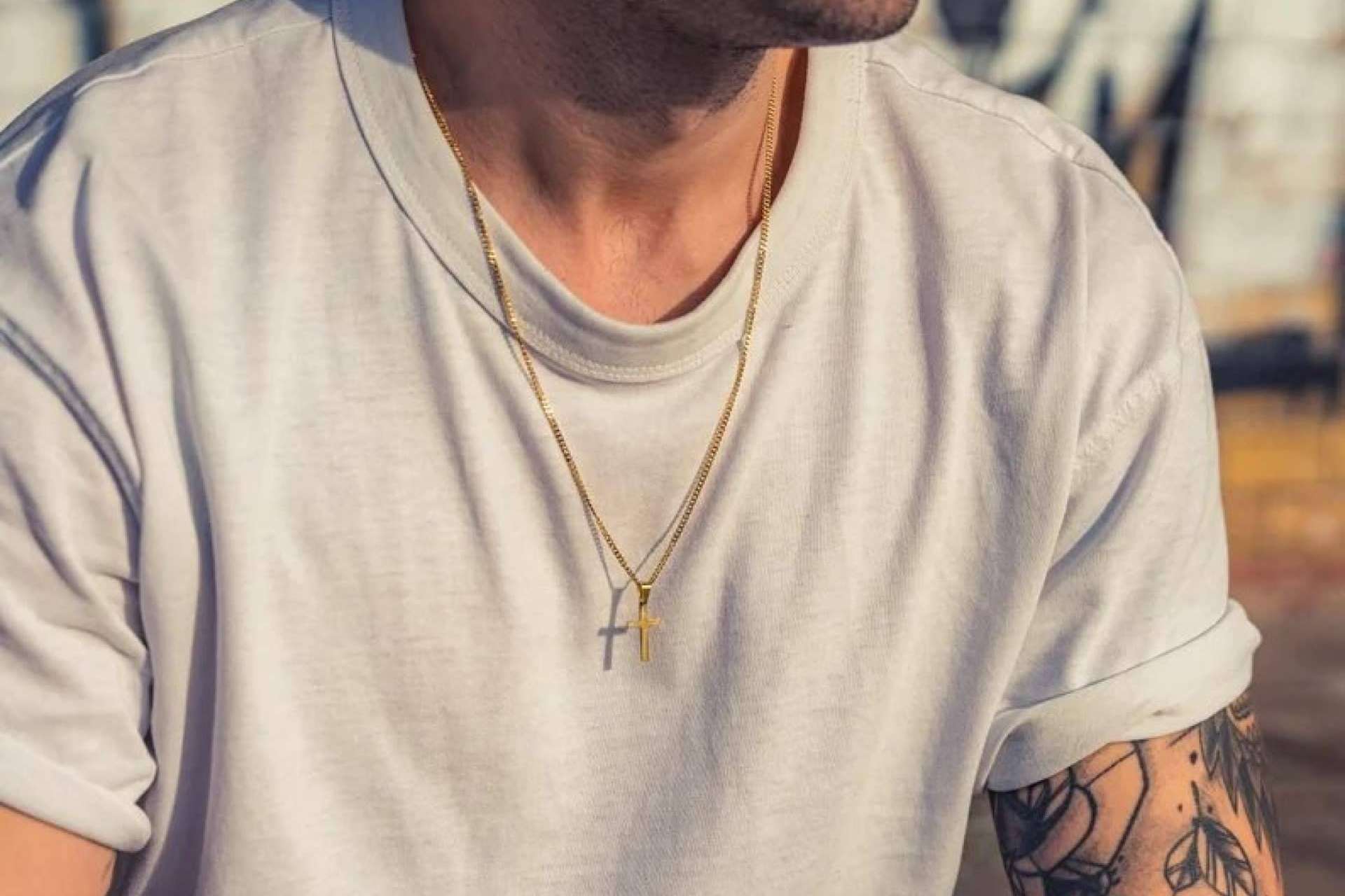 La colección de joyas para hombre en el catálogo de Le Petite Marie