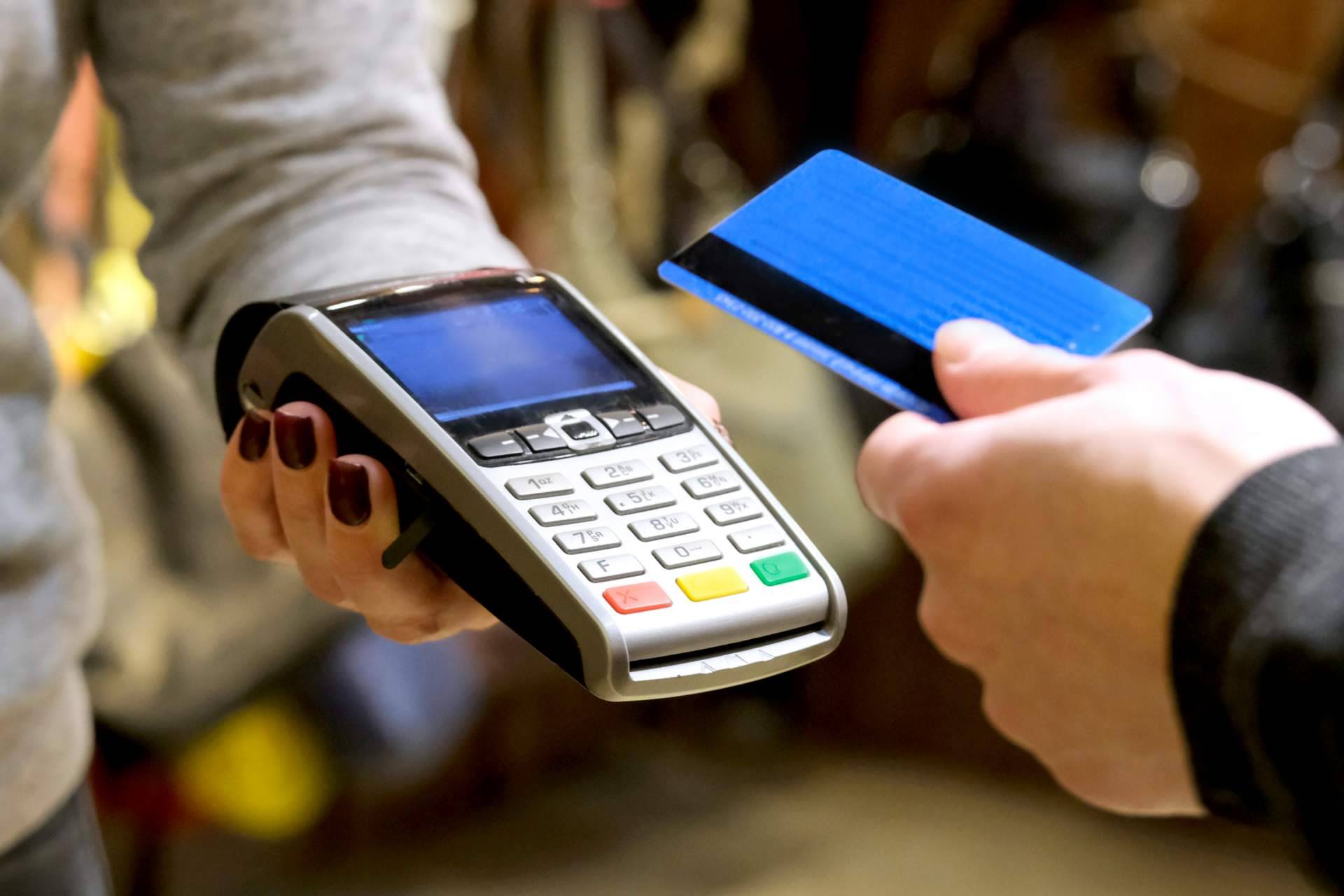 ¿A quién afecta la reclamación de créditos y tarjetas revolving?, por Dual Asociados