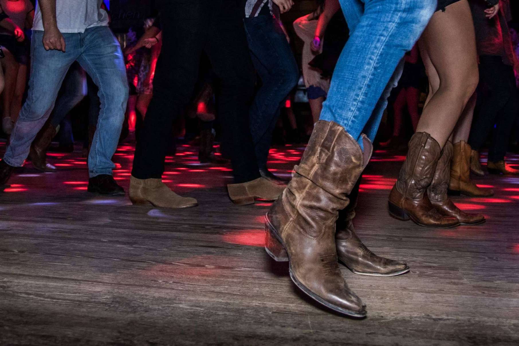 Los principales beneficios para la salud derivados del baile en línea