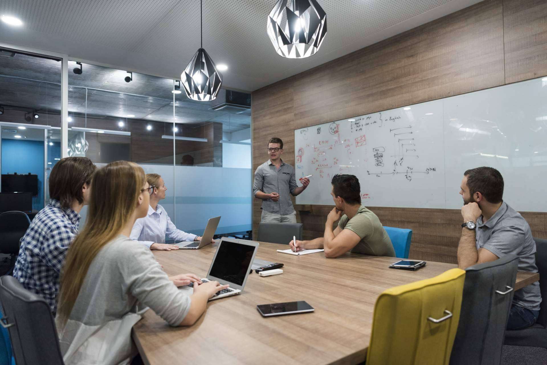 Apuesta de las empresas para sobrevivir, la digitalización