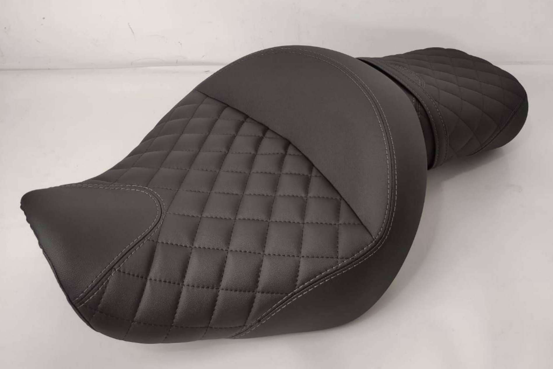 El servicio de tapizado en asiento de moto con JM-FUNDAS