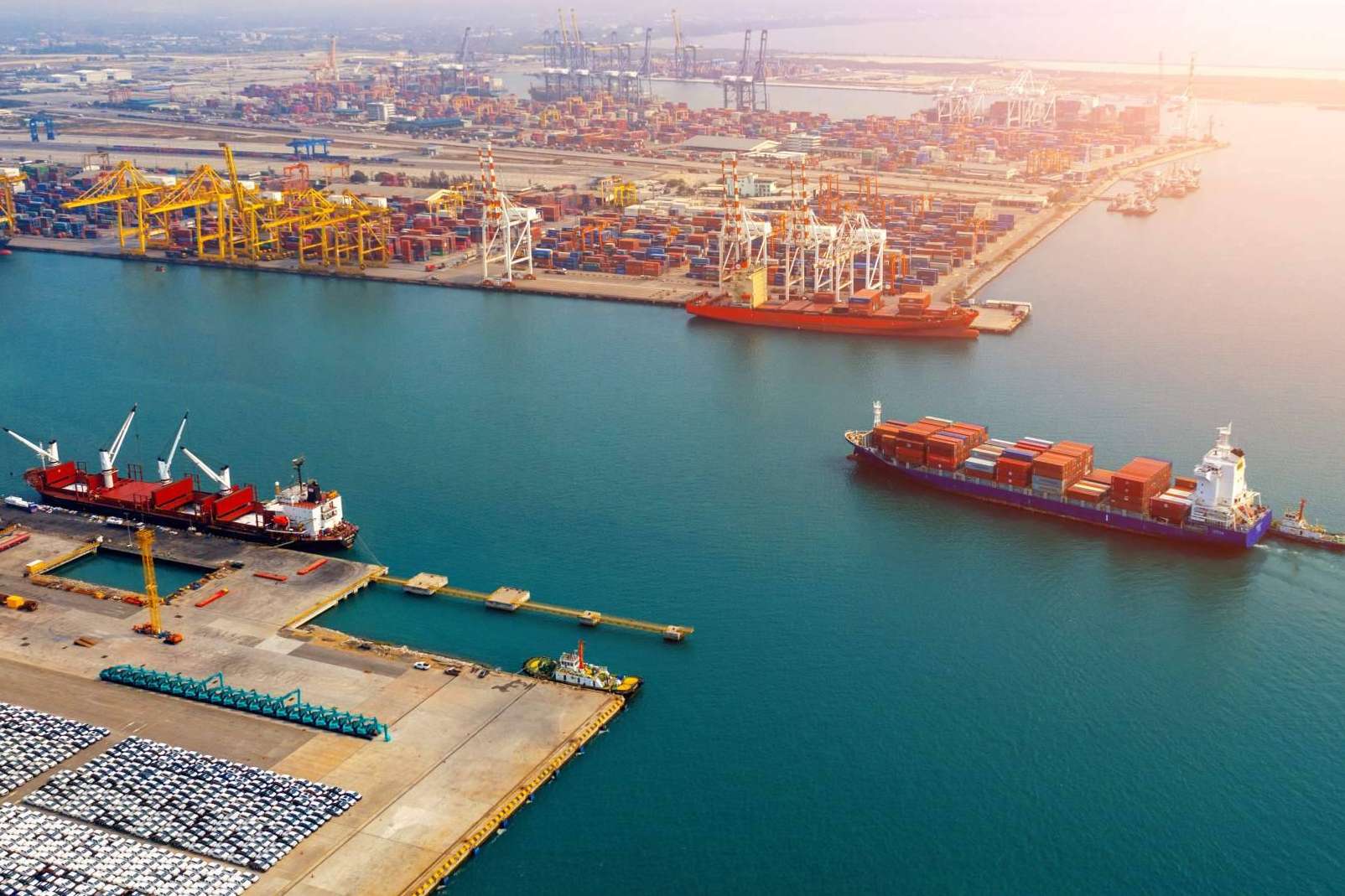 El colapso del puerto de Shanghái hará elevar el precio de los productos