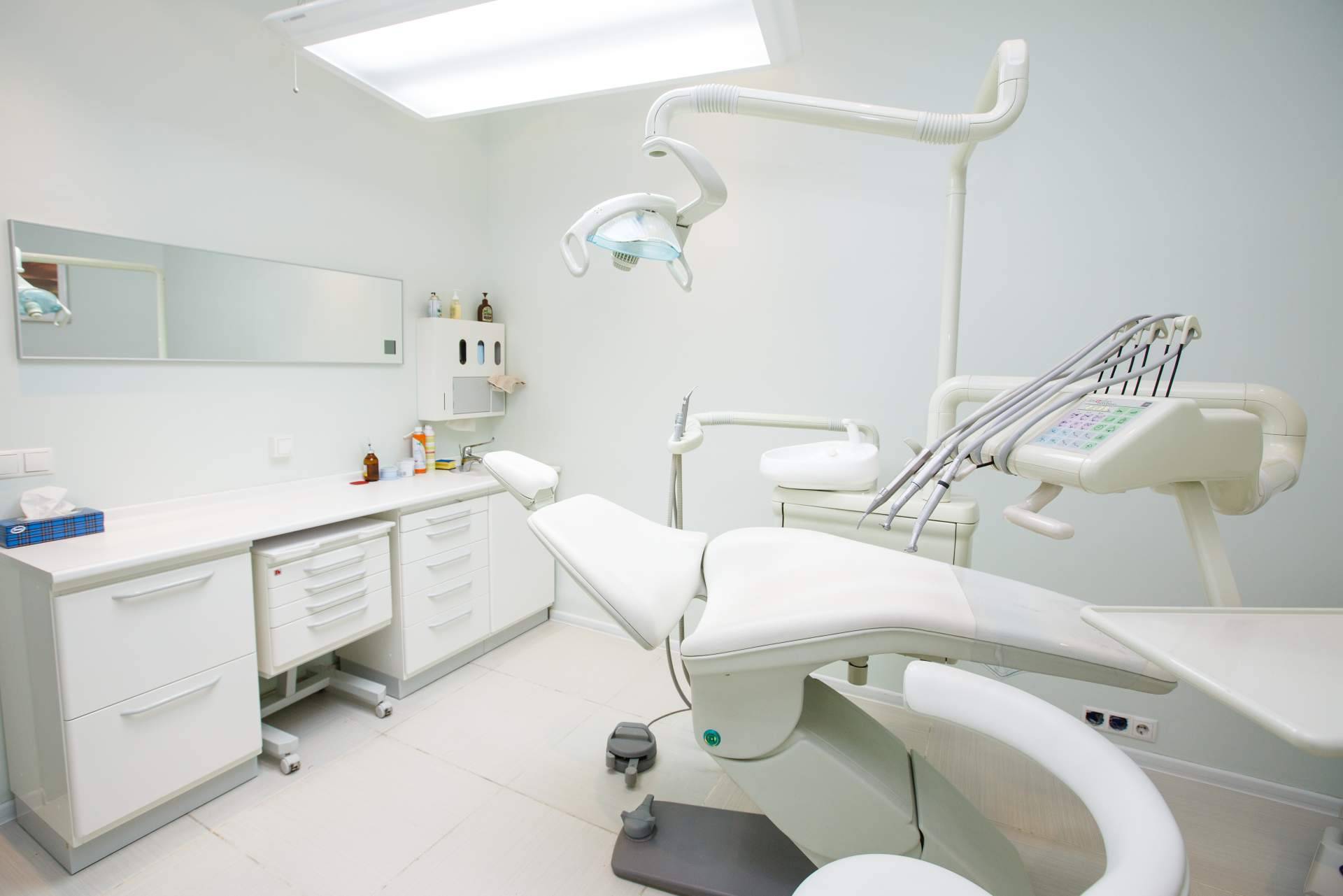 Cirugía oral y maxilofacial en Torrevieja, con los profesionales de la Clínica Marta Vallés