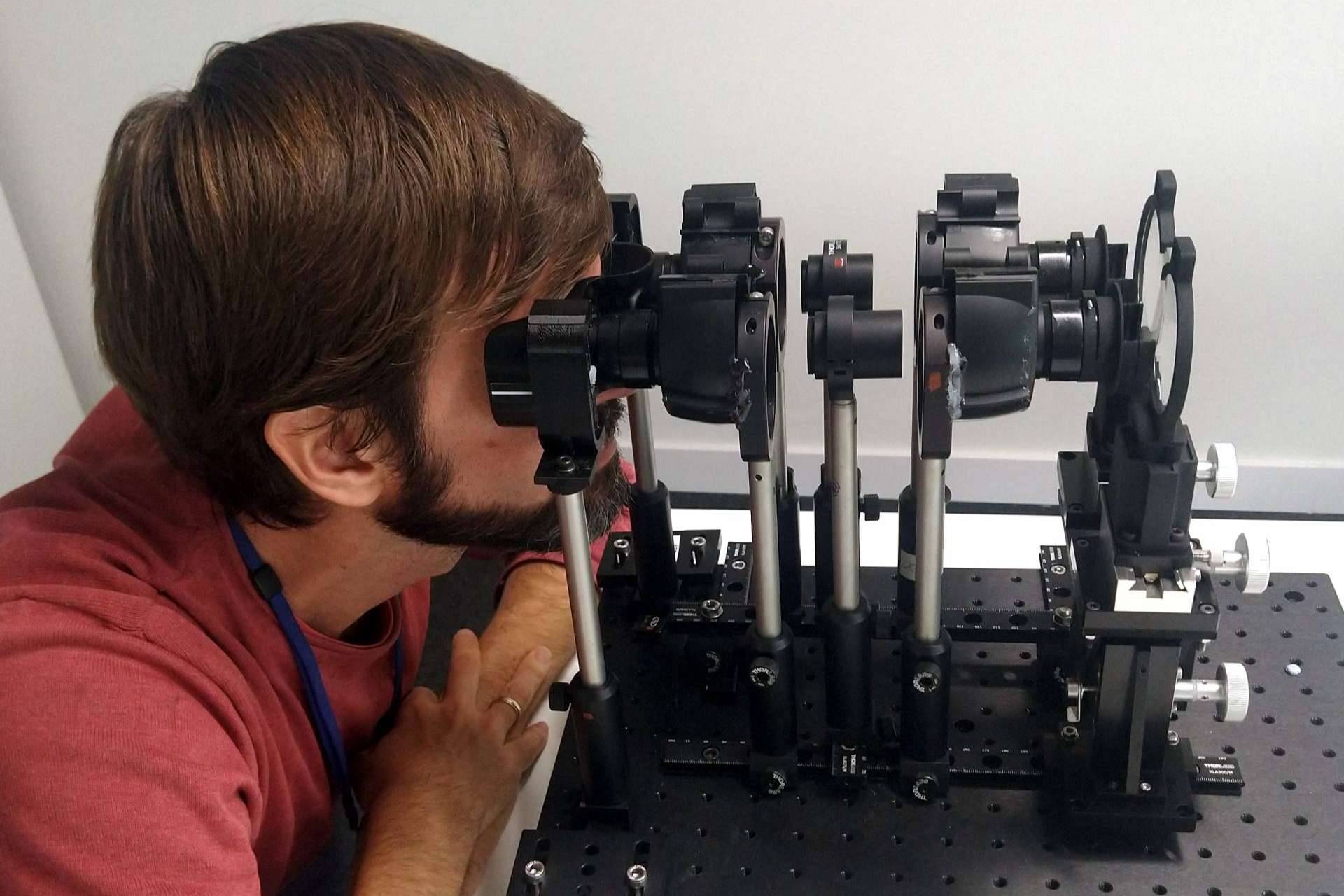 Validar in situ y anticipadamente el confort de visión del usuario a través del demostrador de lentes progresivas desarrollado por 2EyesVision, INDO y Limbak
