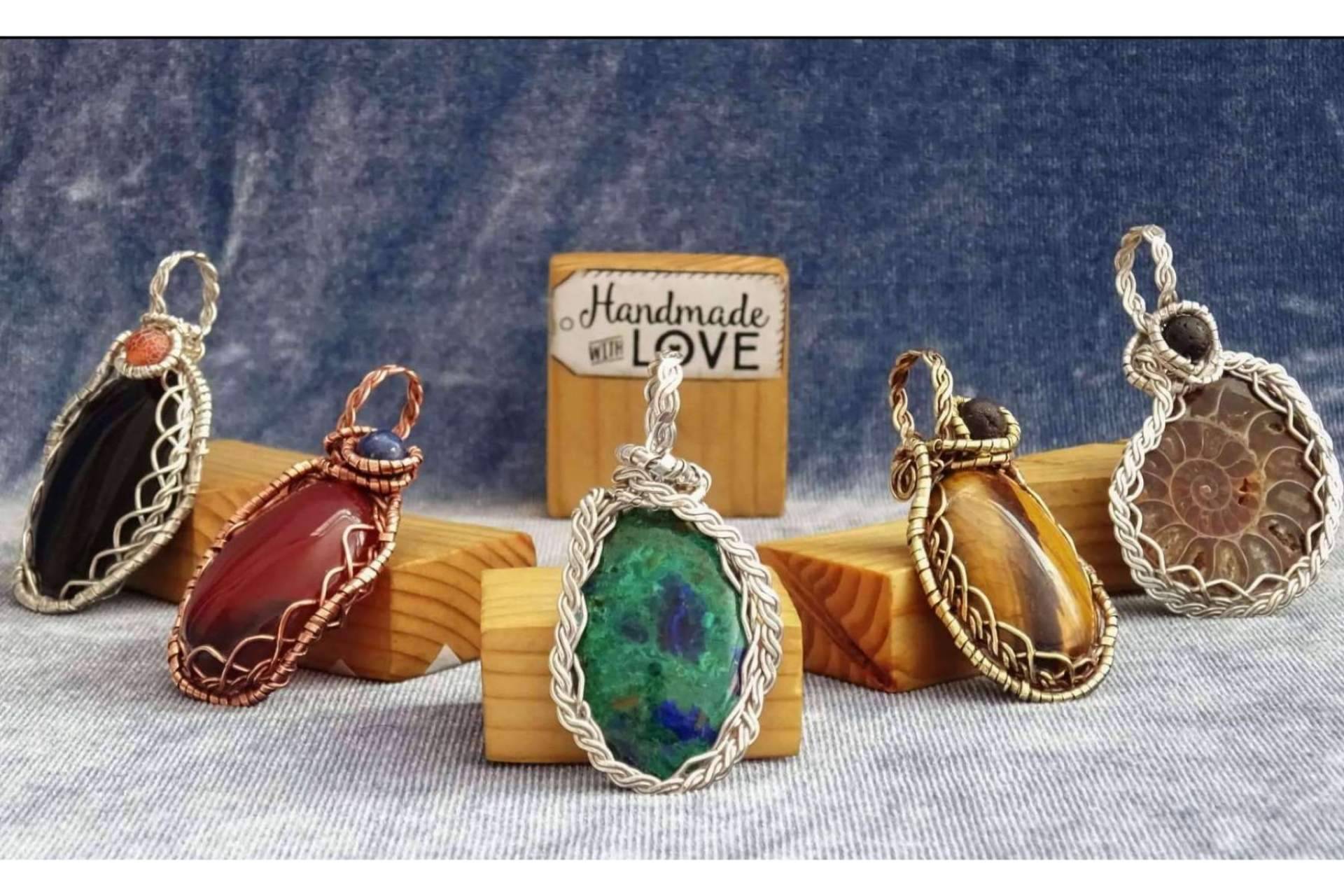 Fabricación de joyería artesanal y sostenible en Ecolibrí