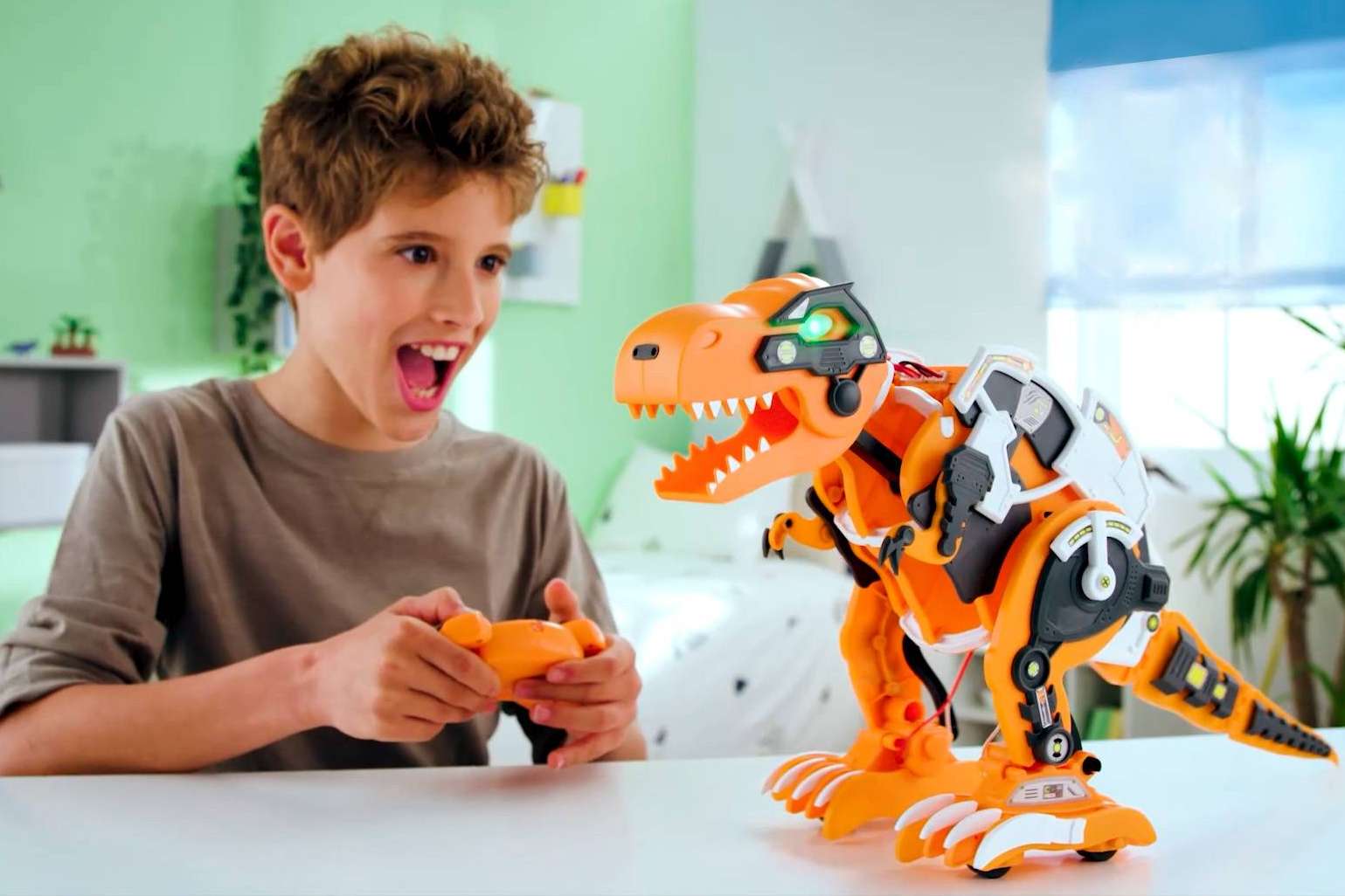 Dar vida a Rex The Dinobot, el dinosaurio robótico de Xtrem Bots