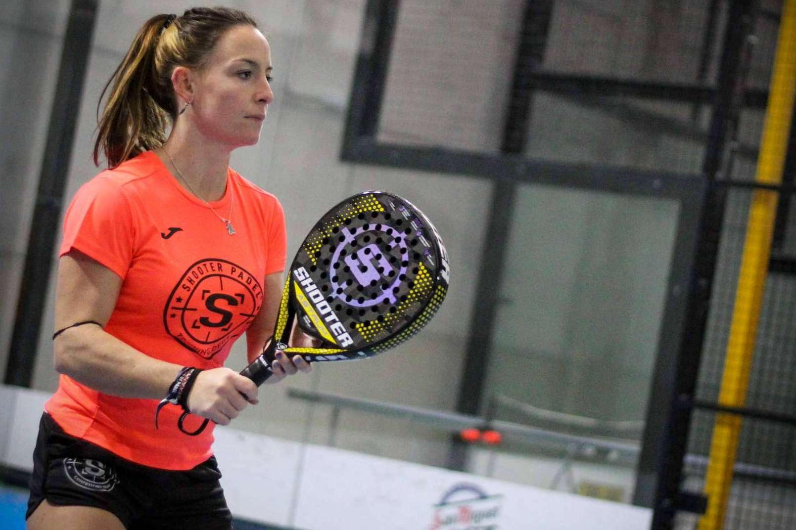 Palas de pádel profesionales con un proceso de fabricación único que permite personalizar cada pala, de la mano de SHOOTER PADEL