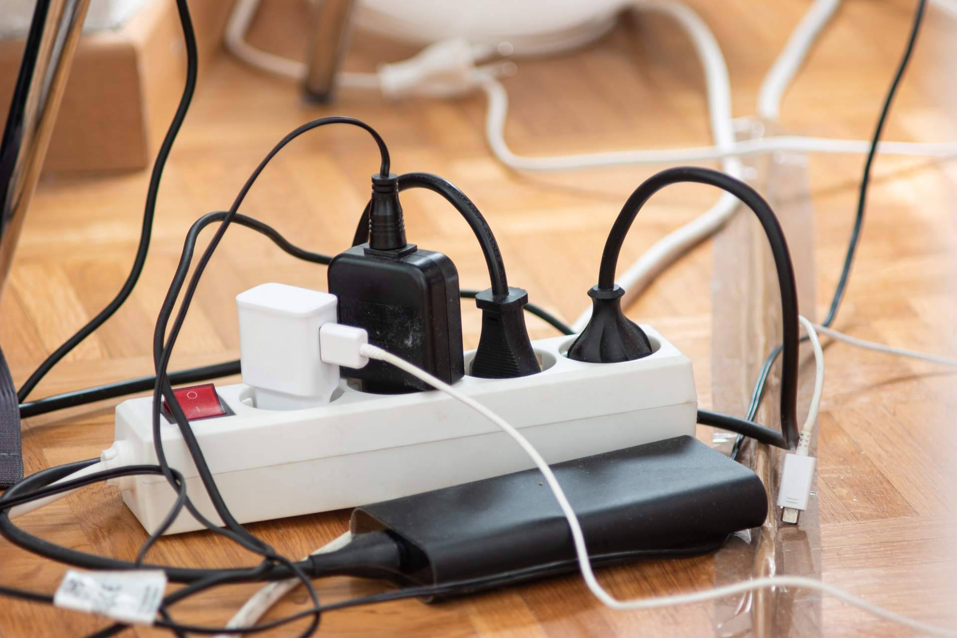 Los beneficios de utilizar un protector contra sobretensiones en el hogar
