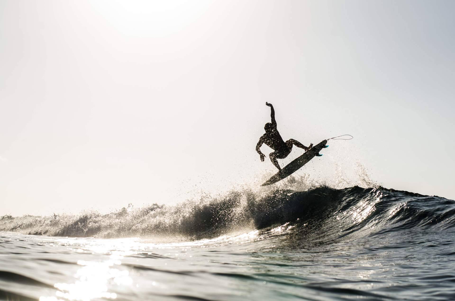 La playa de Berria es un lugar donde se puede practicar surf de la mano de Watsay Surf School