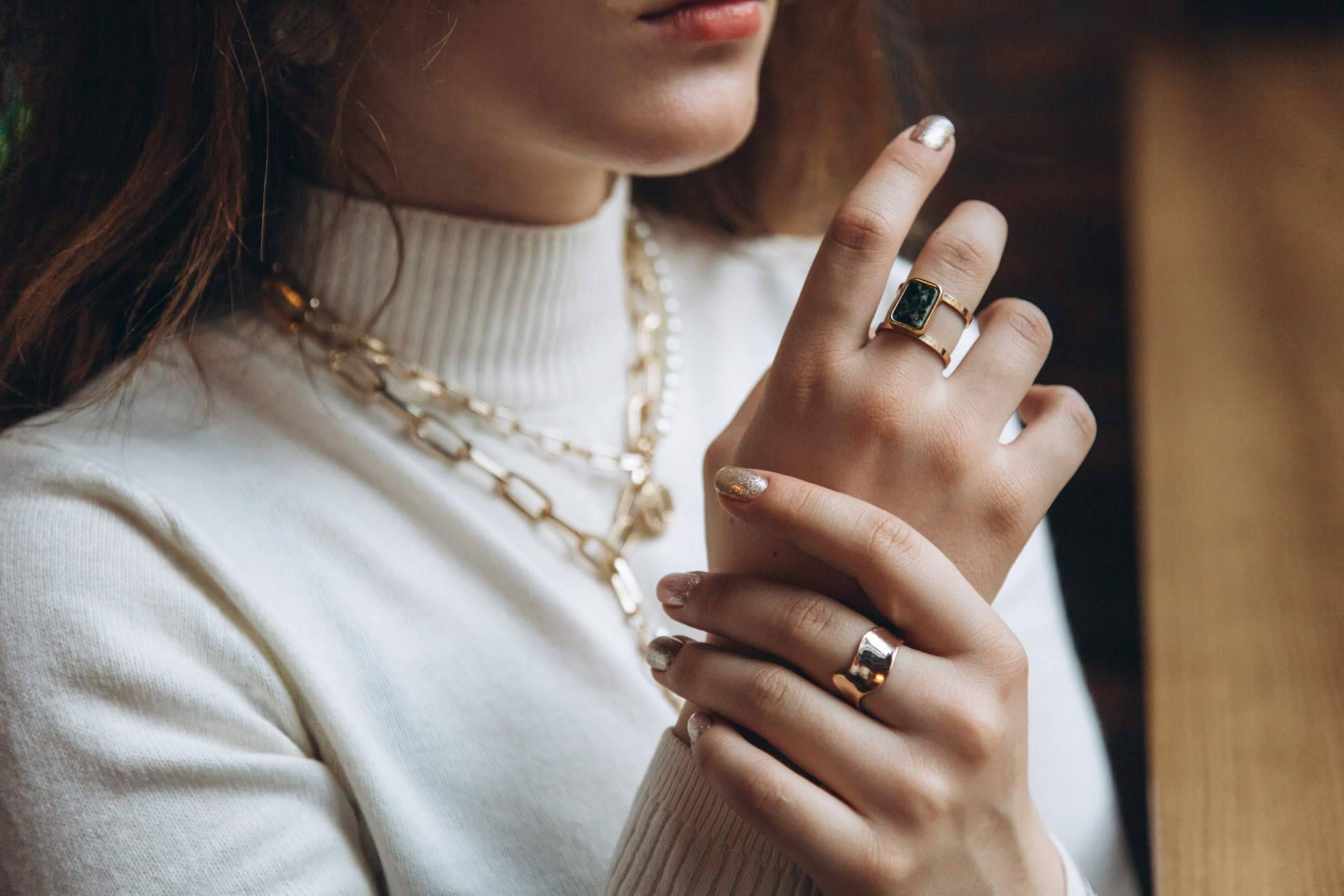 Regalar en Navidad las joyas en tendencia que crea Isabel Lamadrid
