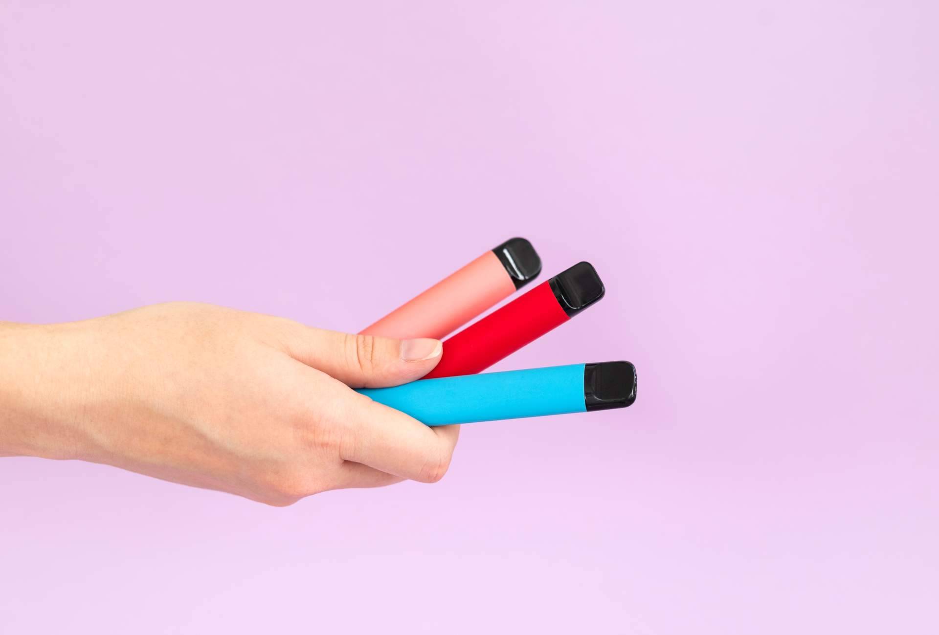 Una opción cada vez más elegida por su comodidad, los vapers desechables de VitalCigar