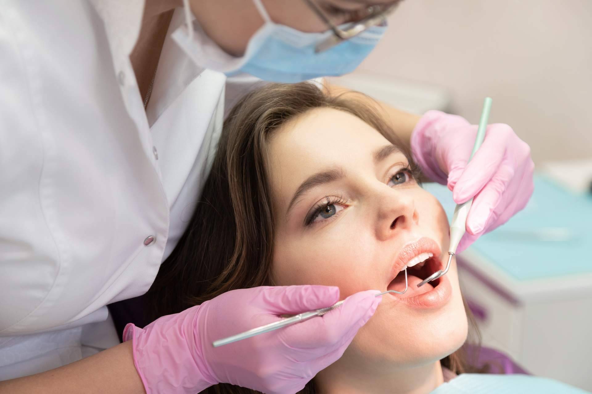 ¿Qué es el blanqueamiento dental?, por las clínicas dentales Bucalia