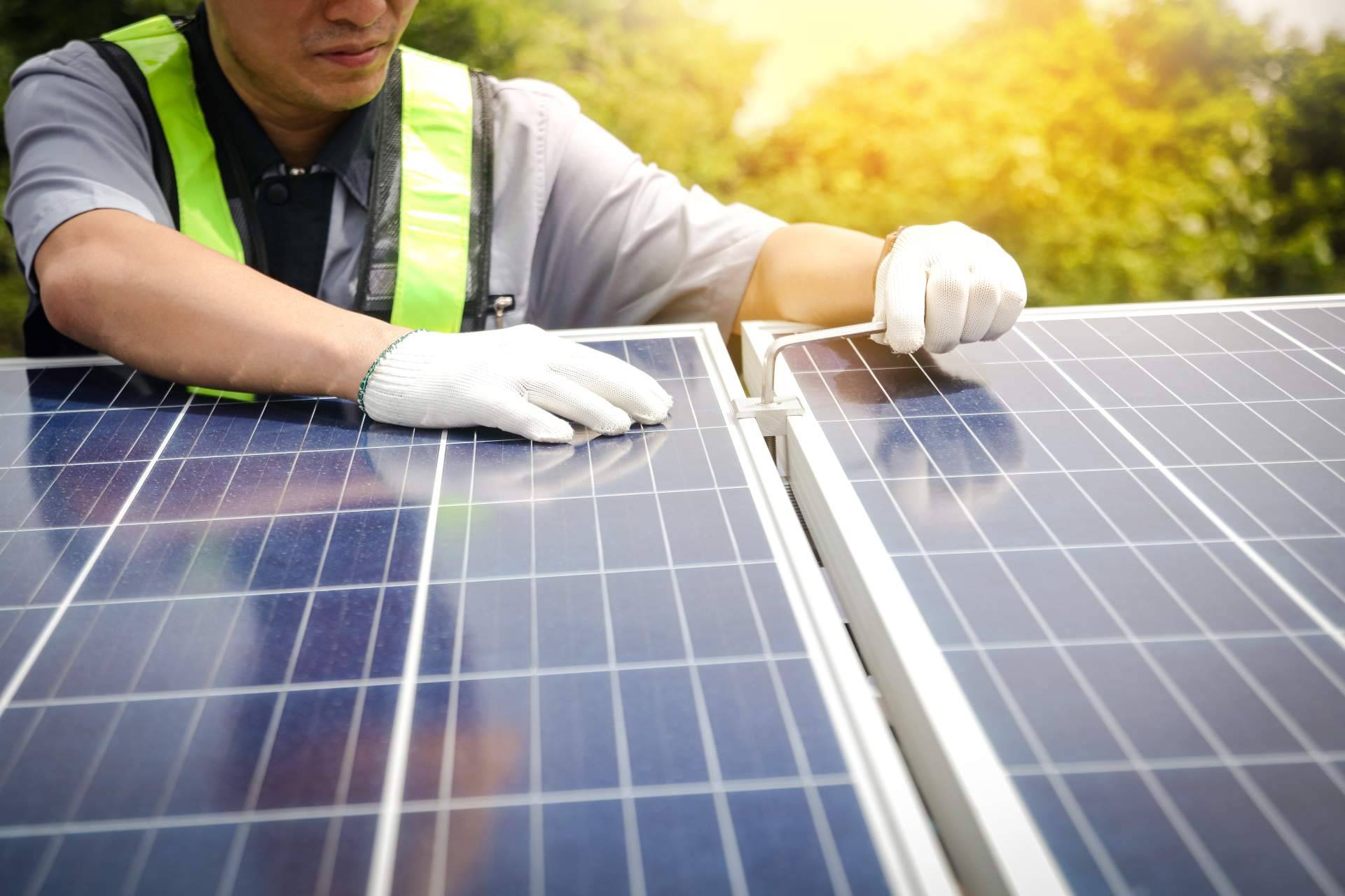 ¿Cómo acceder a subvenciones para placas solares con Elica Ingenieros?