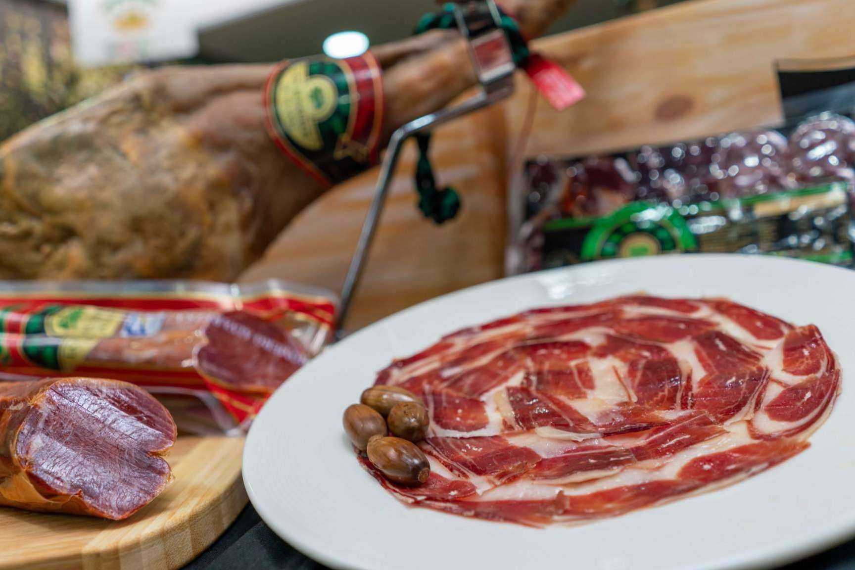 ¿Cuál es la clave para obtener embutidos ibéricos de calidad?, por Los Romeros de Alanís