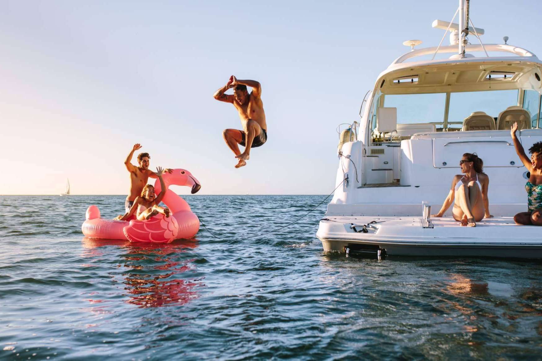 Las posibilidades de alquiler completo o por plazas para navegar en barco