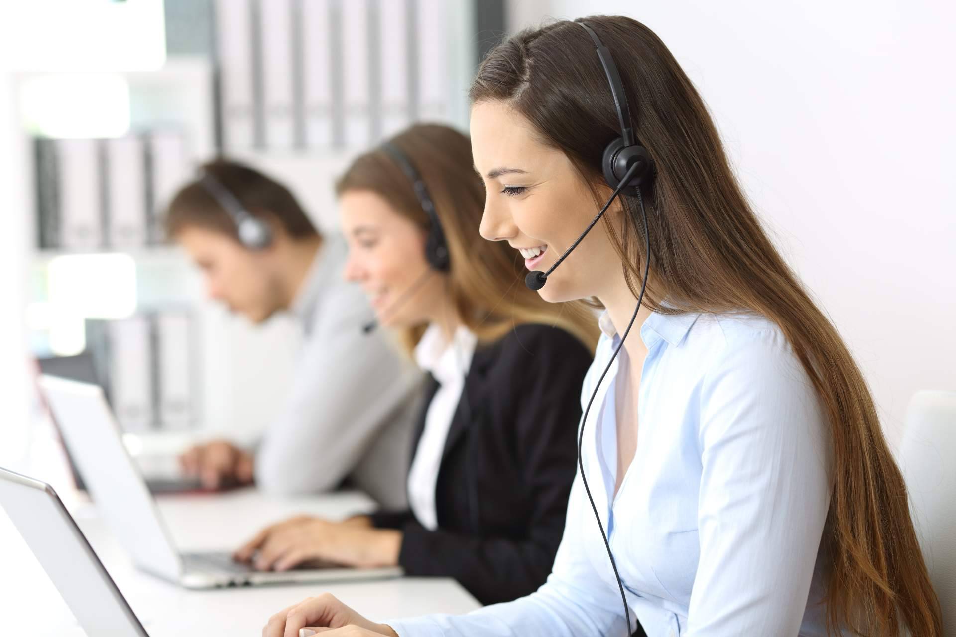 Creando experiencias positivas de clientes en la comunicación con el contact center que ofrece TELLiT