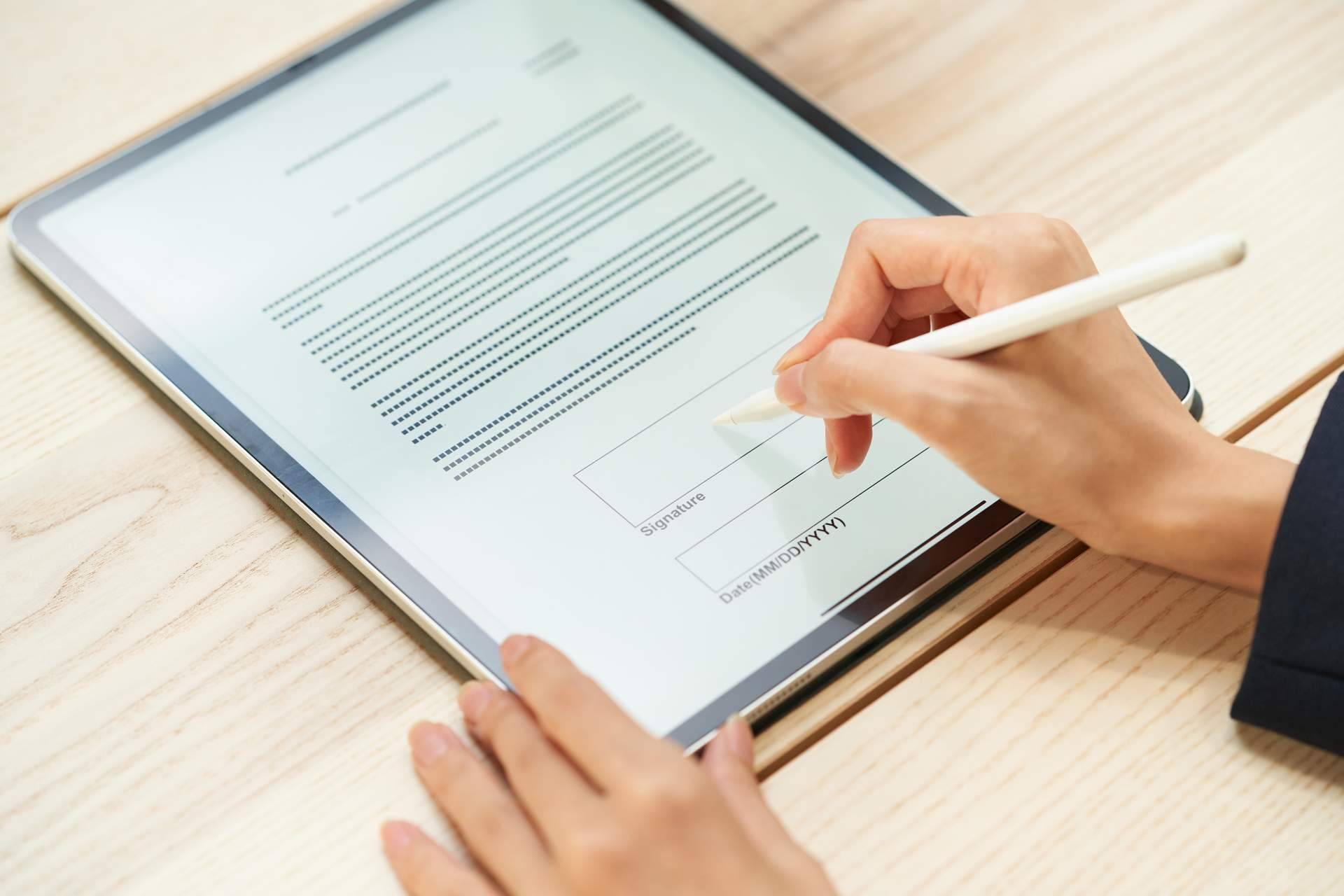 Servicios de firmas digitales válidas por SMS y e-mail de la mano de AVIVA VOICE