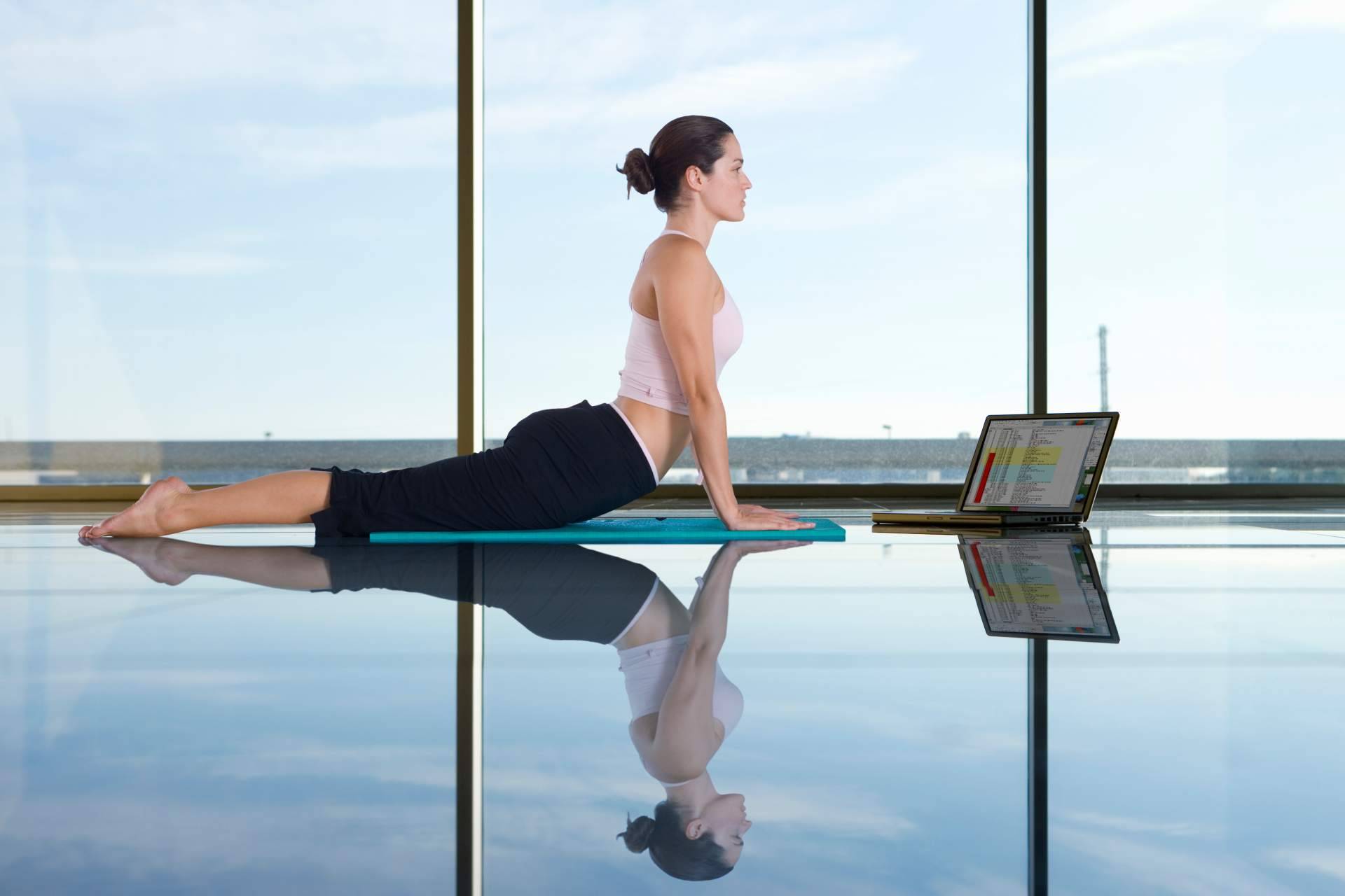 El método Shakandi ofrece clases online de yoga terapéutico y meditación adaptadas al dolor crónico