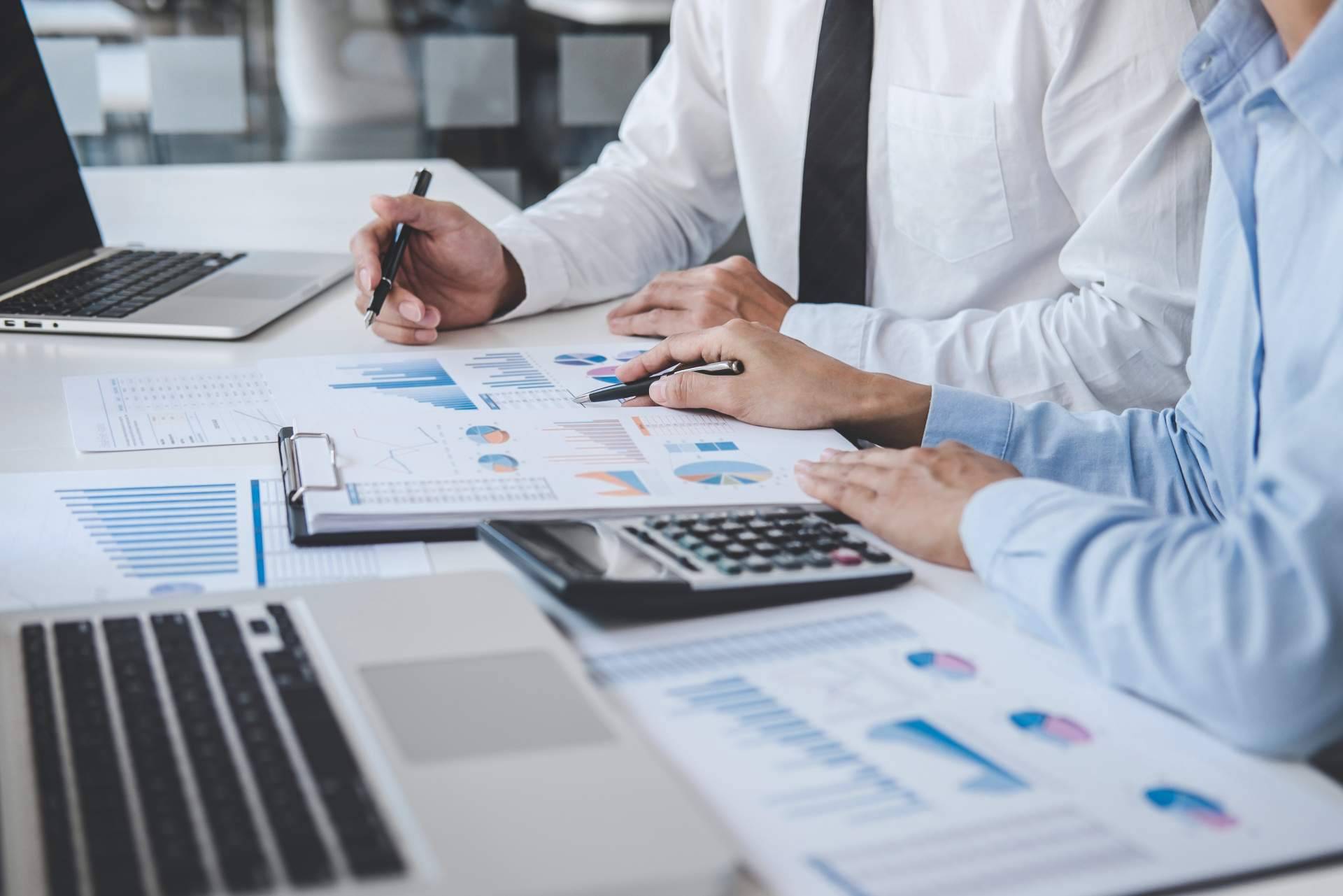 Servicios de consulting para implementar y adecuar espacios, hoteles, restaurantes y caterings para organizar eventos