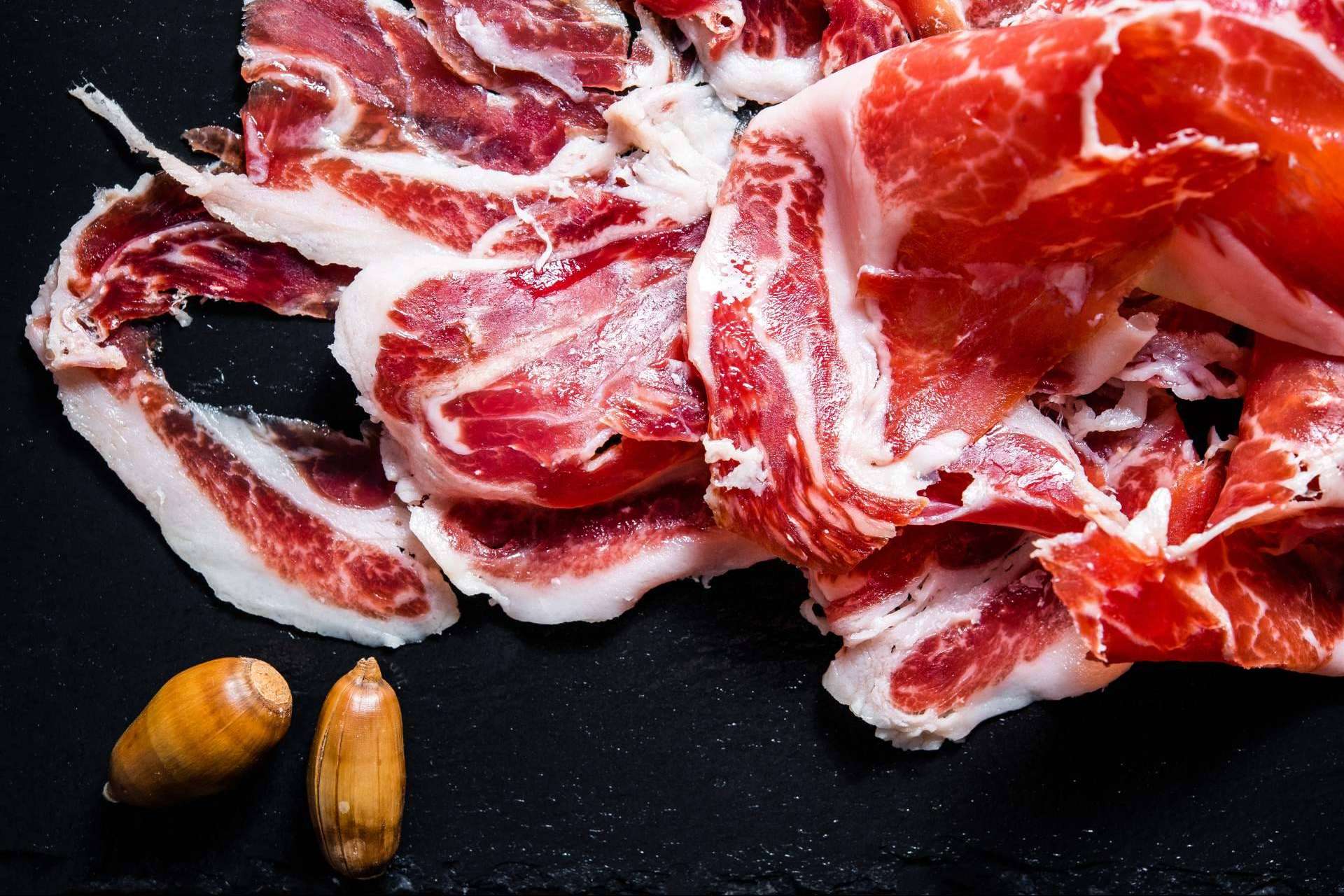 Las claves para escoger los jamoneros y cuchillos ideales, por Jamón & Pico