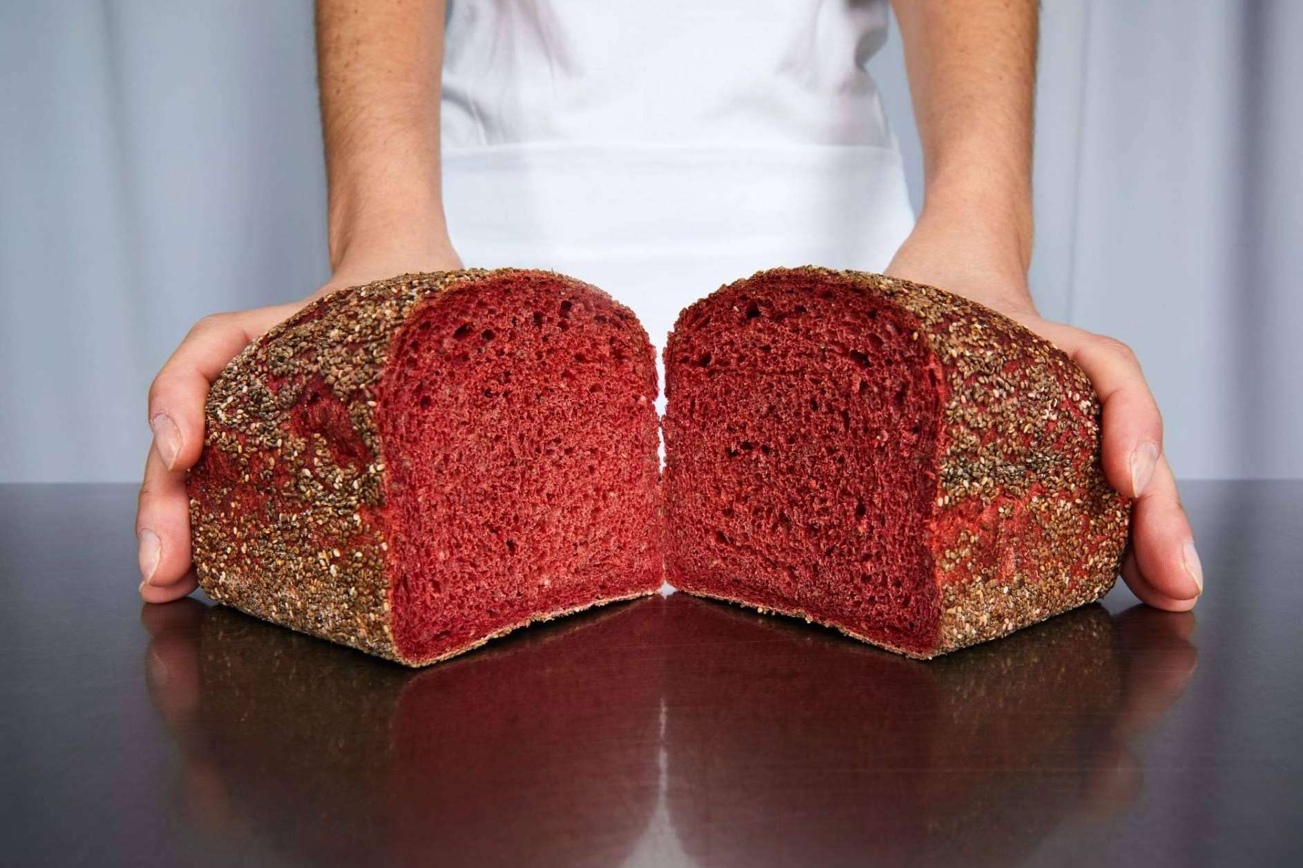 Un pan simbiótico desarrollado por científicos que ayuda a reducir la presión arterial de la marca de panes orgánicos que ha revolucionado el mercado de la alimentación funcional