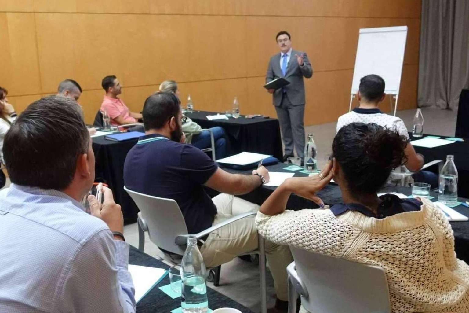 En qué consiste el podcast Saber Comunicar de Fernando Miralles