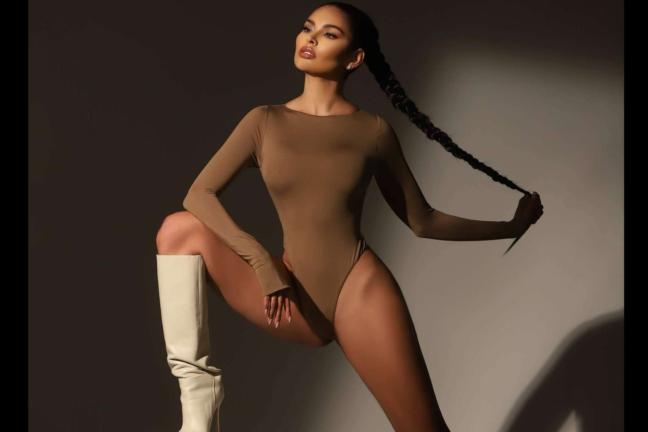 La propuesta emergente de Elizabeth Requena, diseñadora y CEO de la firma, Naandco swimwear