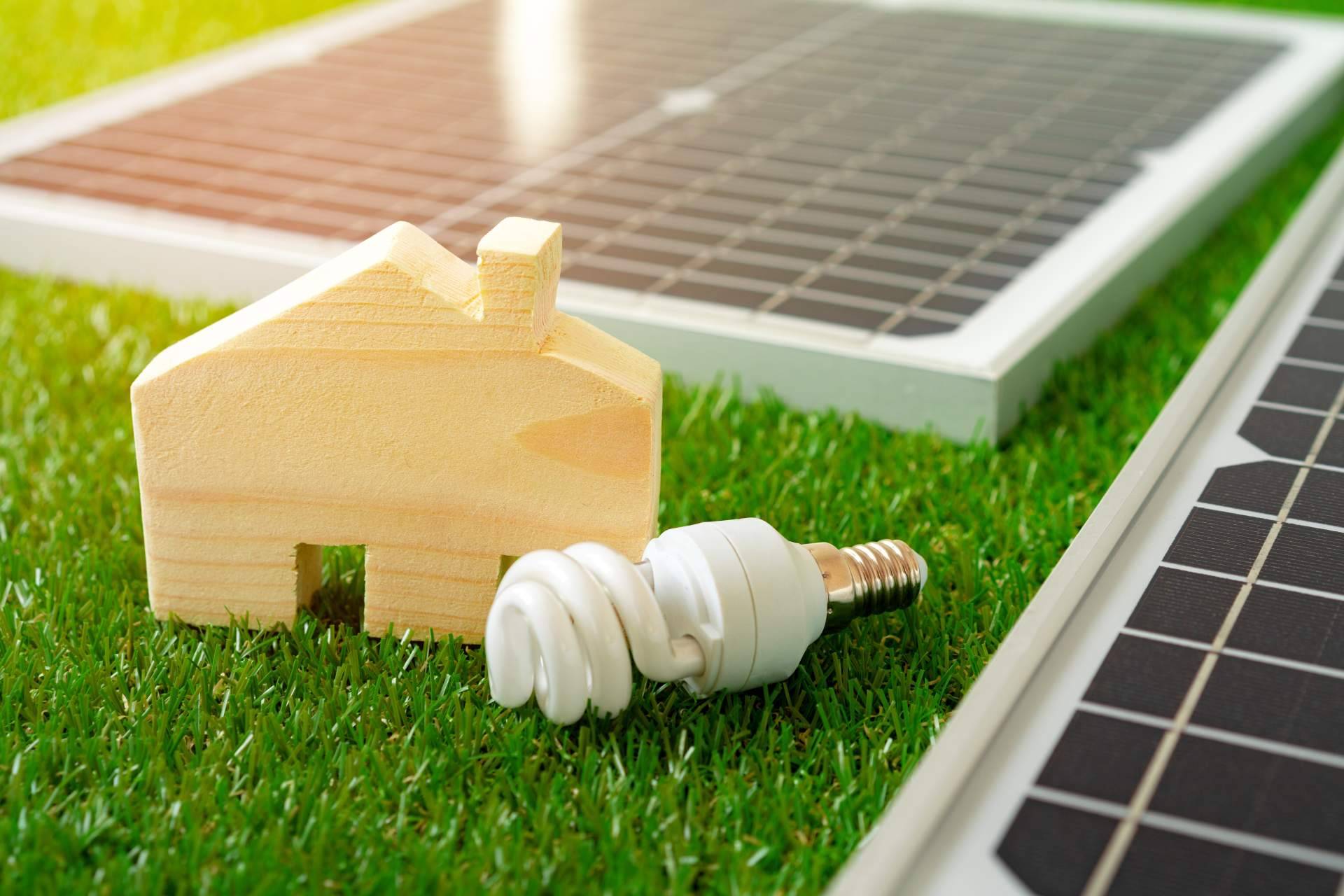 Las placas solares y la eficiencia energética