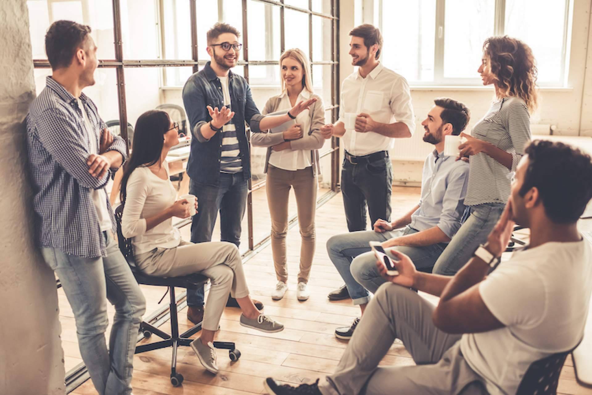 La app Ommnio facilita la comunicación interna en la empresa con inteligencia artificial