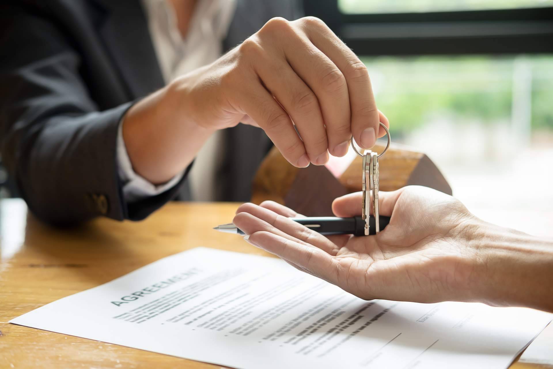 Comprar propiedades inmobiliarias en Marbella con la agencia inmobiliaria Nevado Realty