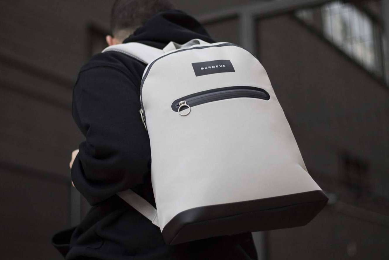 Muroexe presenta su línea de accesorios veganos, la cual incluye una amplia variedad de mochilas y bolsos