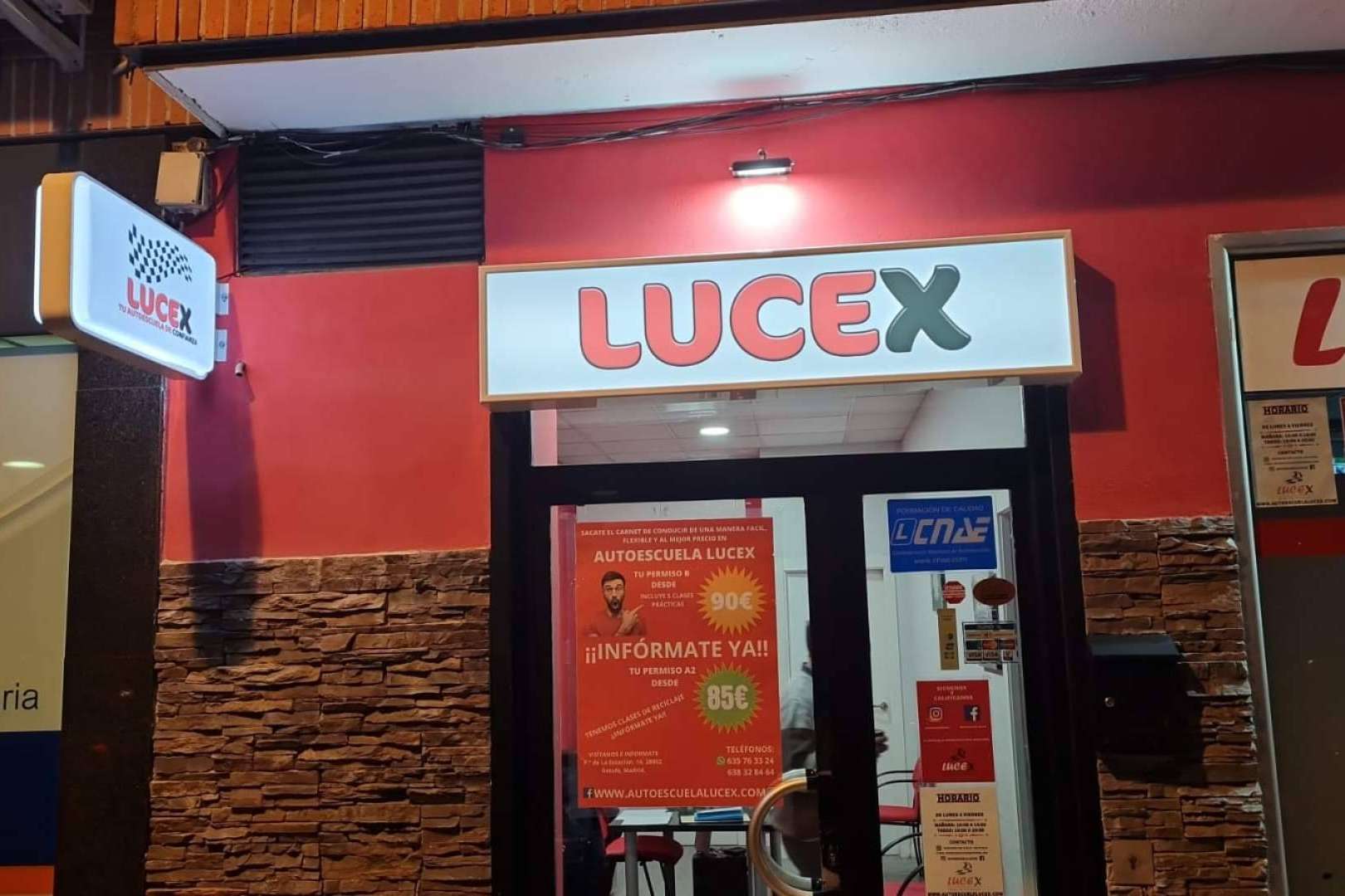 ¿Por qué obtener el permiso de moto A2 con la ayuda de Autoescuela Lucex?