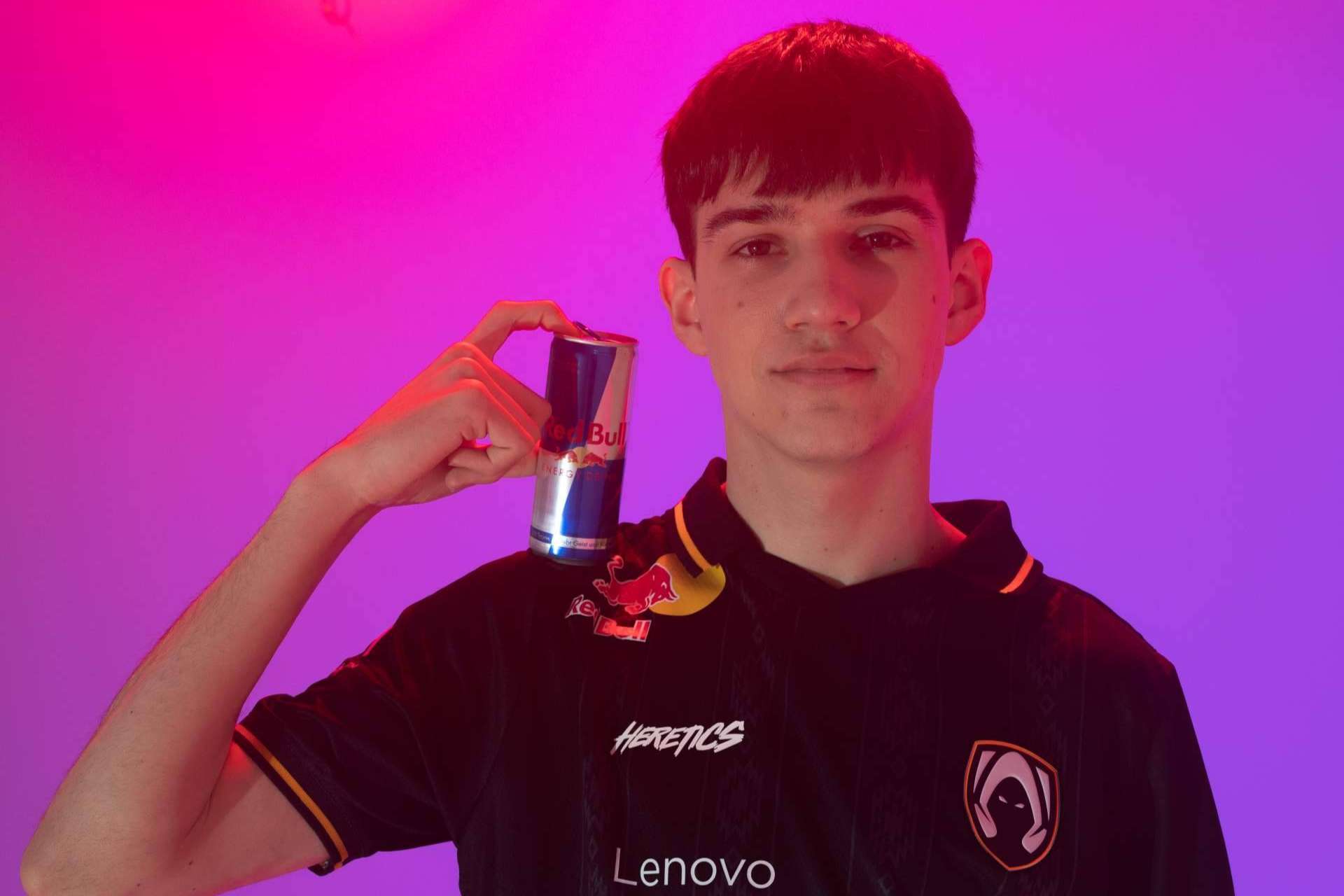 Team Heretics y Red Bull unidos