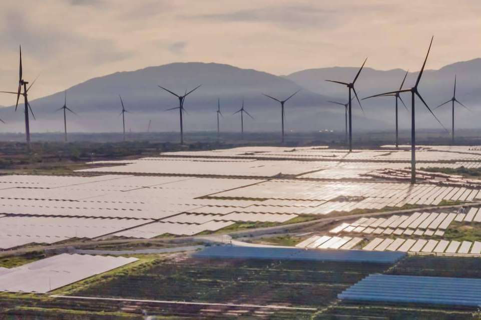 Amplia experiencia en la aplicación de sistemas de energía eficiente, con Multienergía Verde