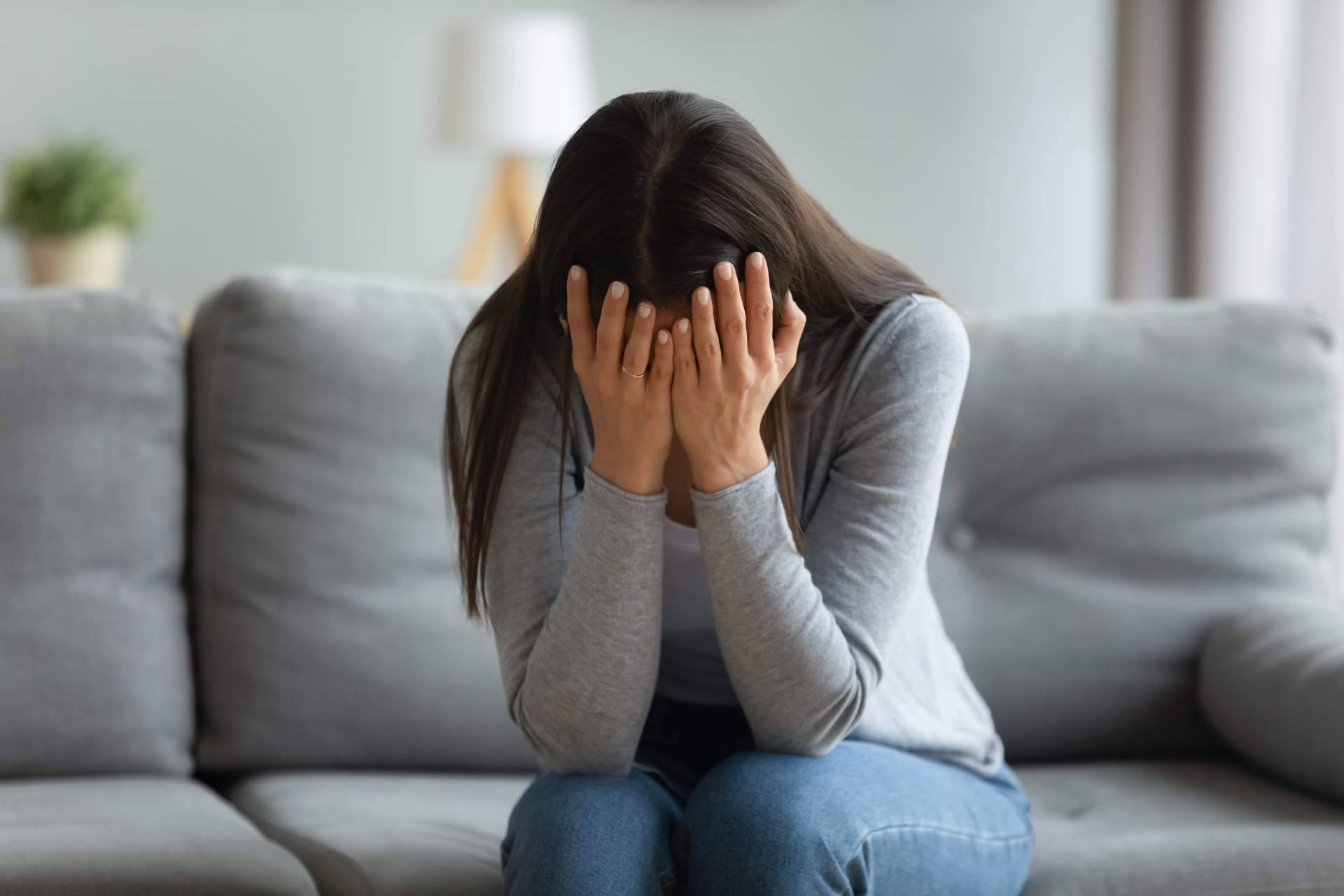 ¿Qué beneficios aporta contar con respaldo psicológico tras una decepción de pareja?