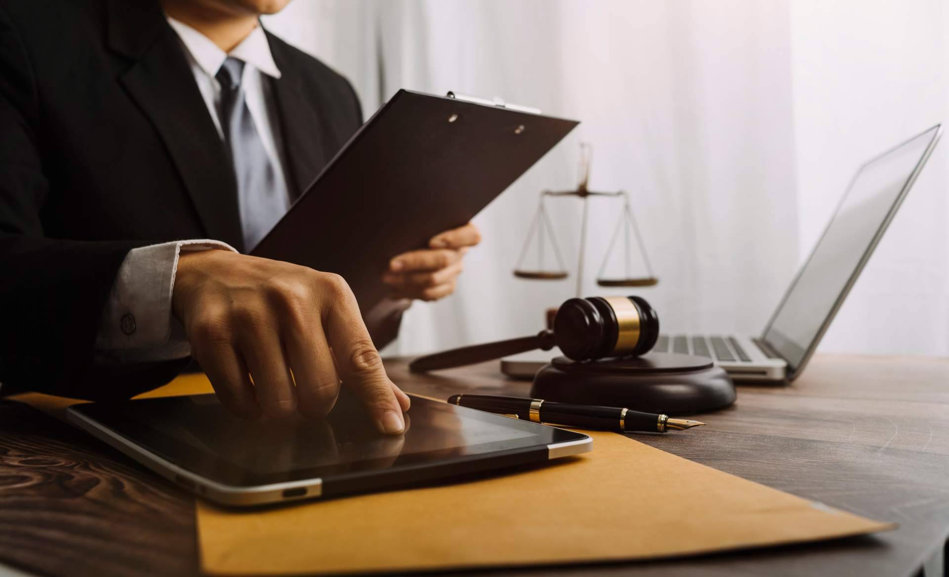 Tuayudalegal.es cuenta con abogados especialistas en jubilación