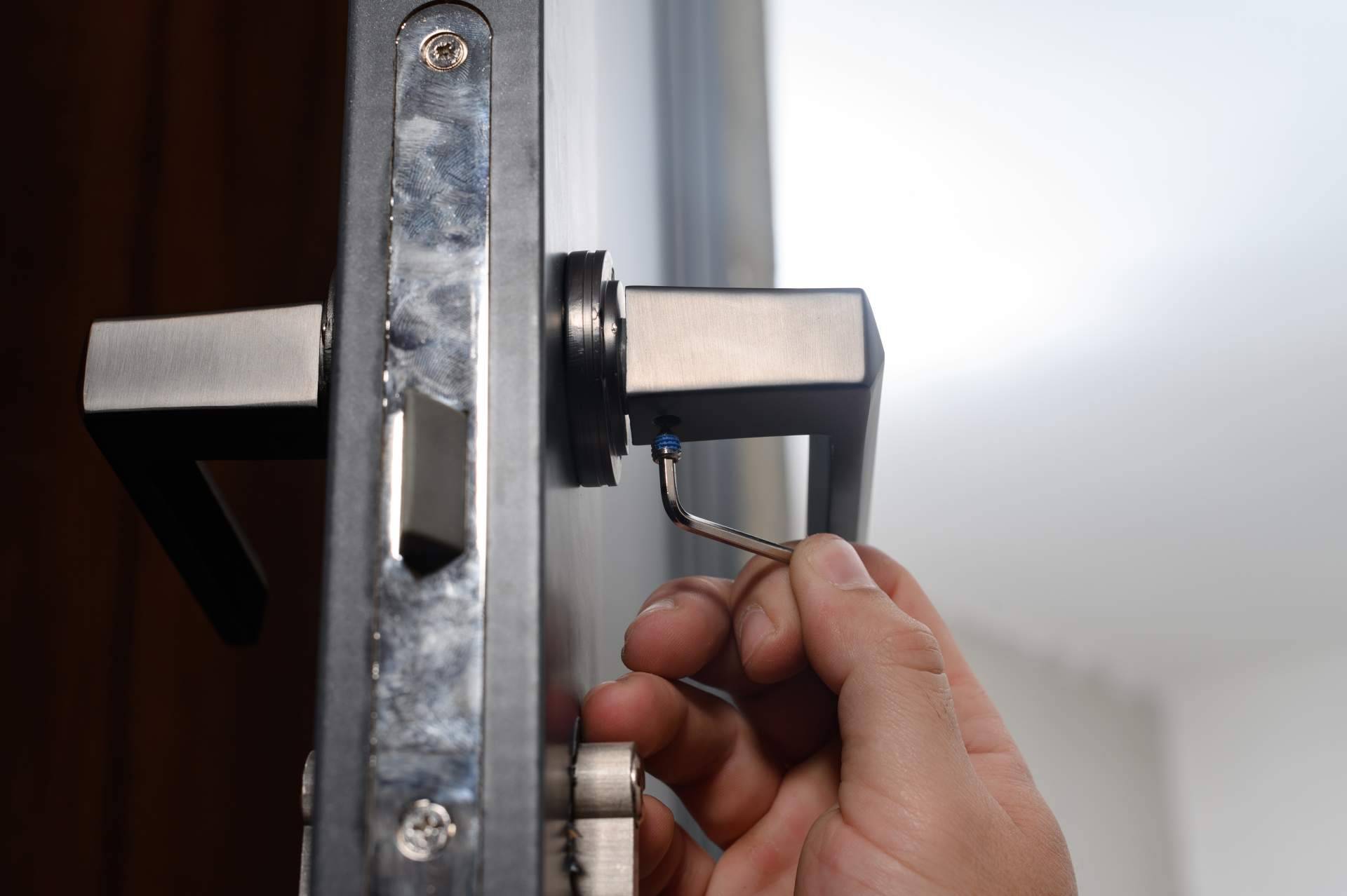 Servicios de cerrajeros en Madrid y Las Rozas con Cerrajeross