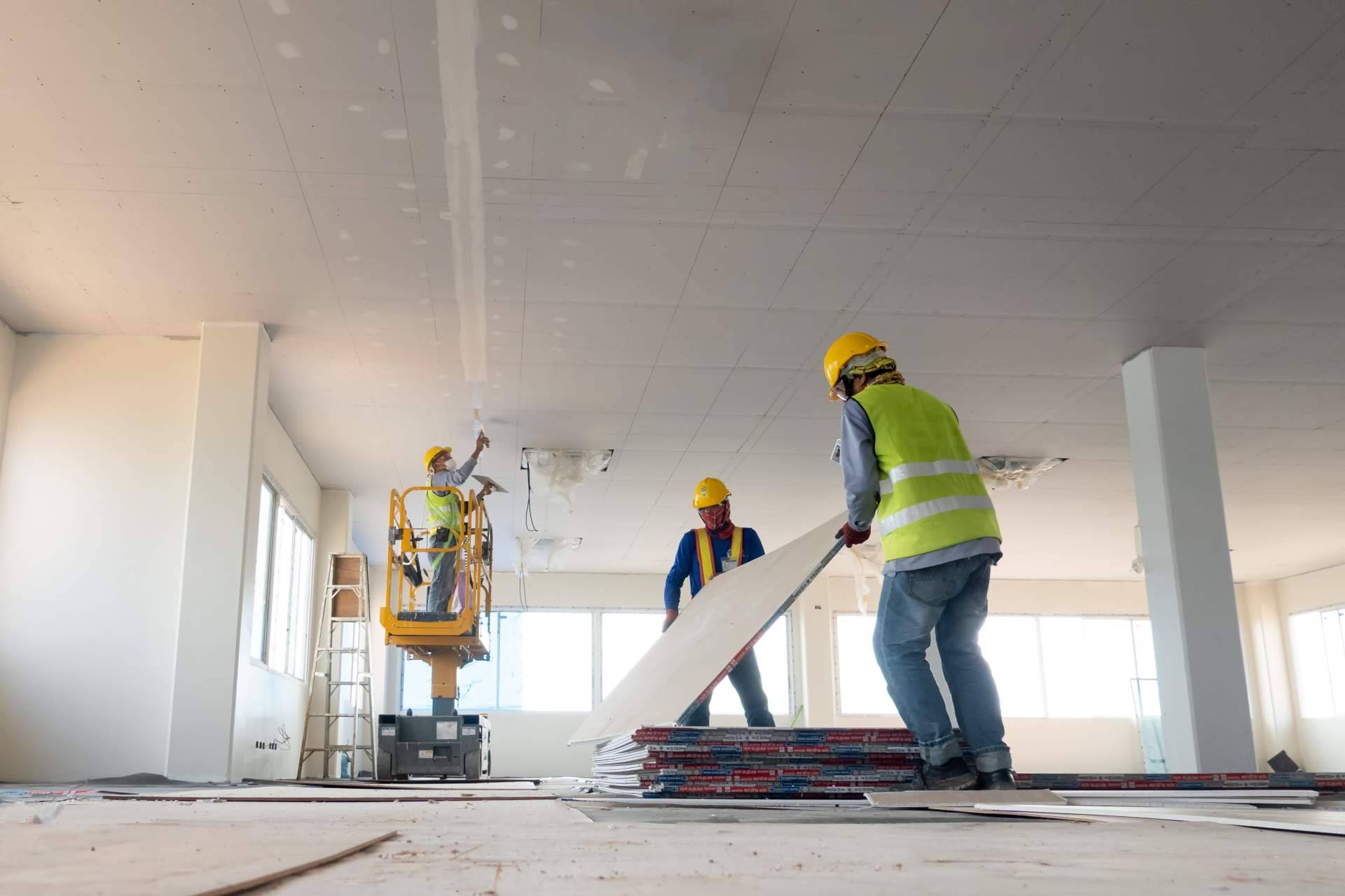 ¿Cuáles son las ventajas de contratar a una empresa constructora en Madrid como Luxor Espacios?