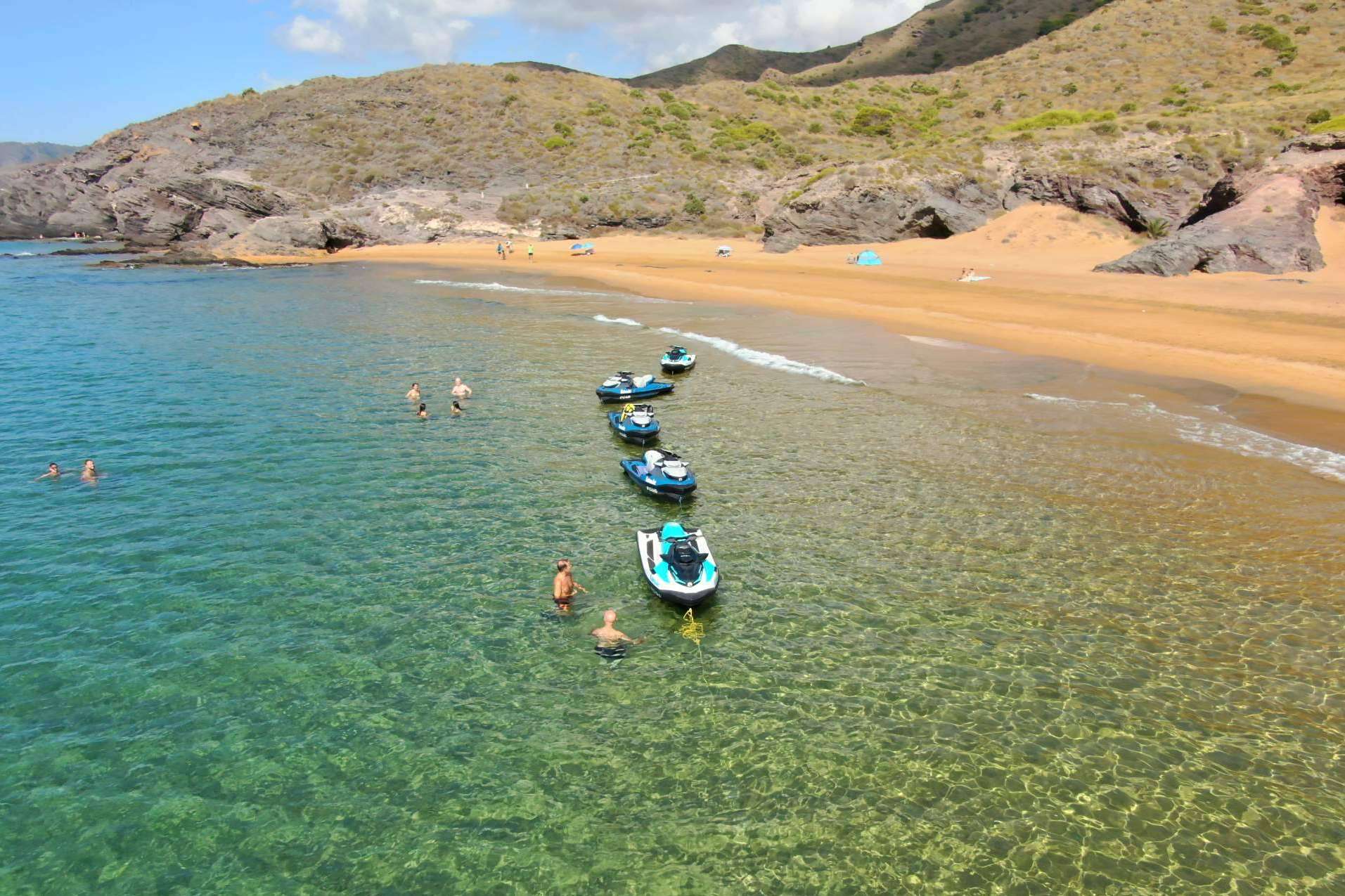 El origen y alquiler motos de agua en La Manga, por Kalima Charter
