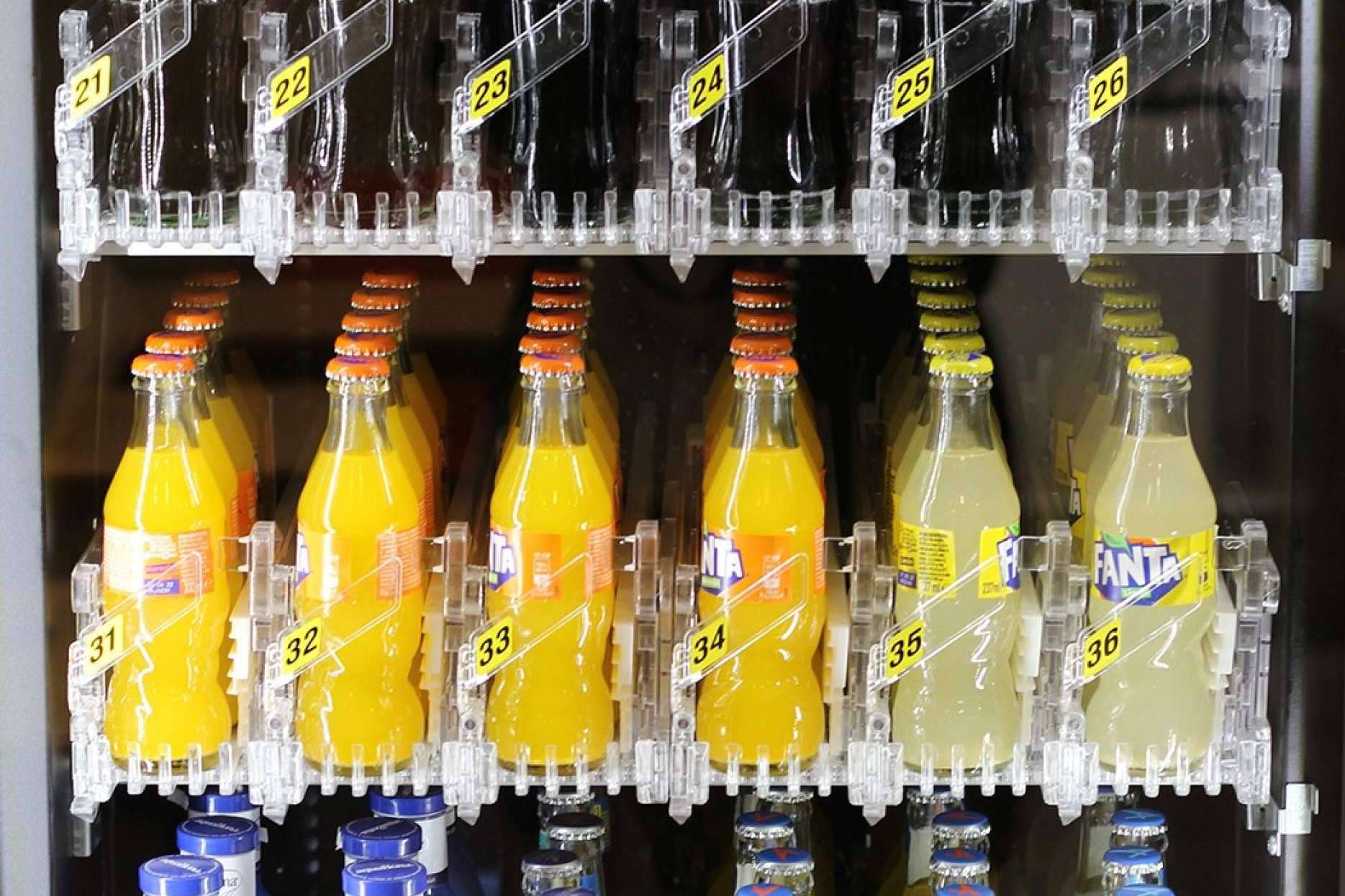 Las máquinas expendedoras de bebidas sostenibles de C&B Señor para negocios