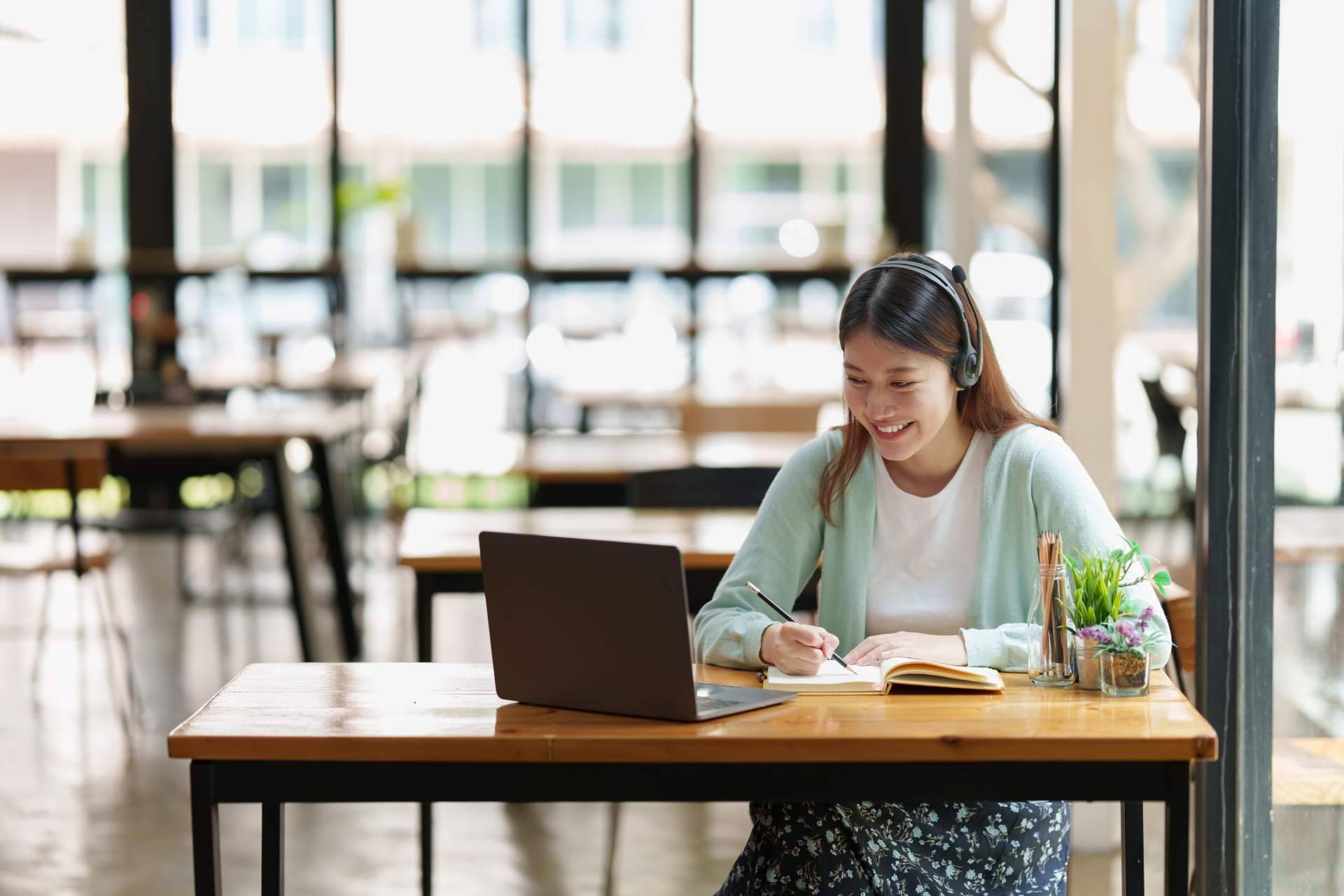 Una academia para profesores de idiomas online, ConMovimiento