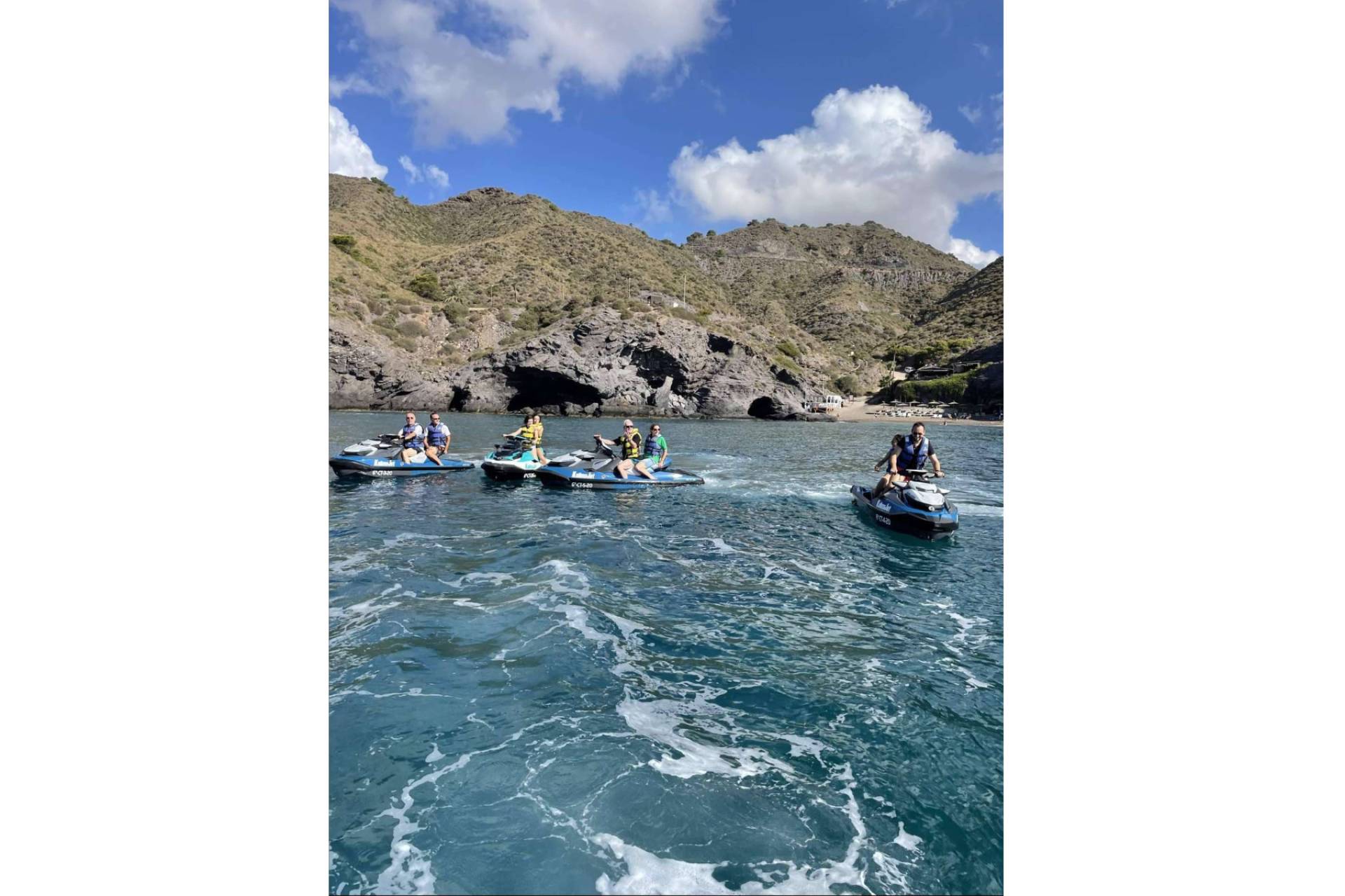 Los tours y experiencias con el alquiler de motos de agua en Murcia que ofrece Kalima Charter