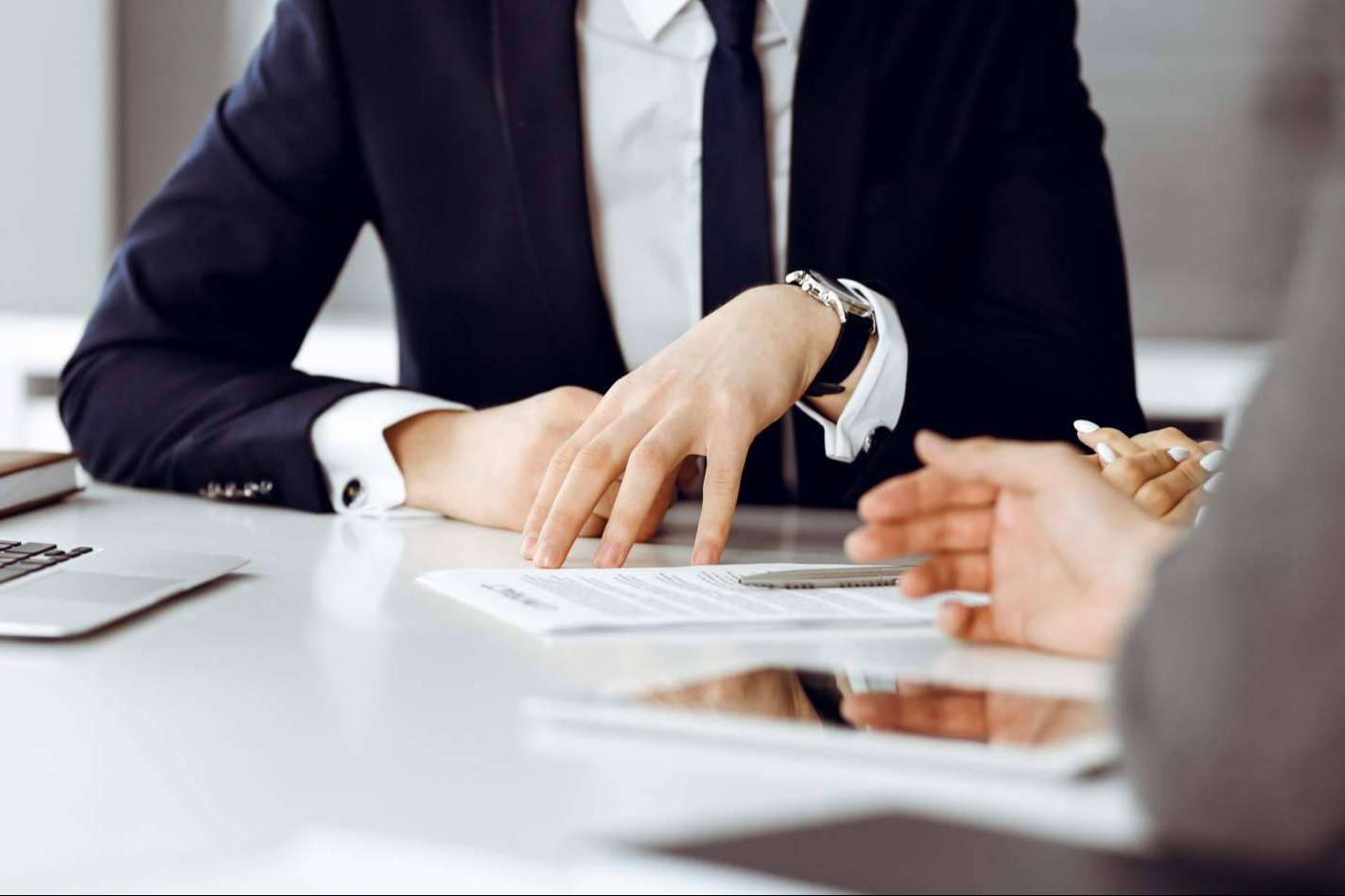 Català Reinón y su equipo de abogados mercantiles en Barcelona, Madrid y Sabadell