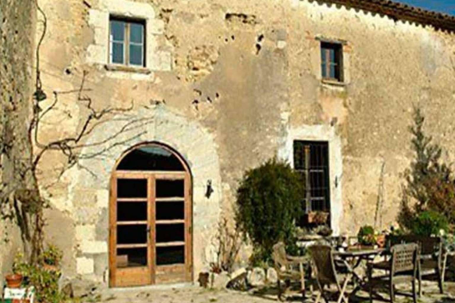 El catálogo de masías en venta de Alemany Real Estate