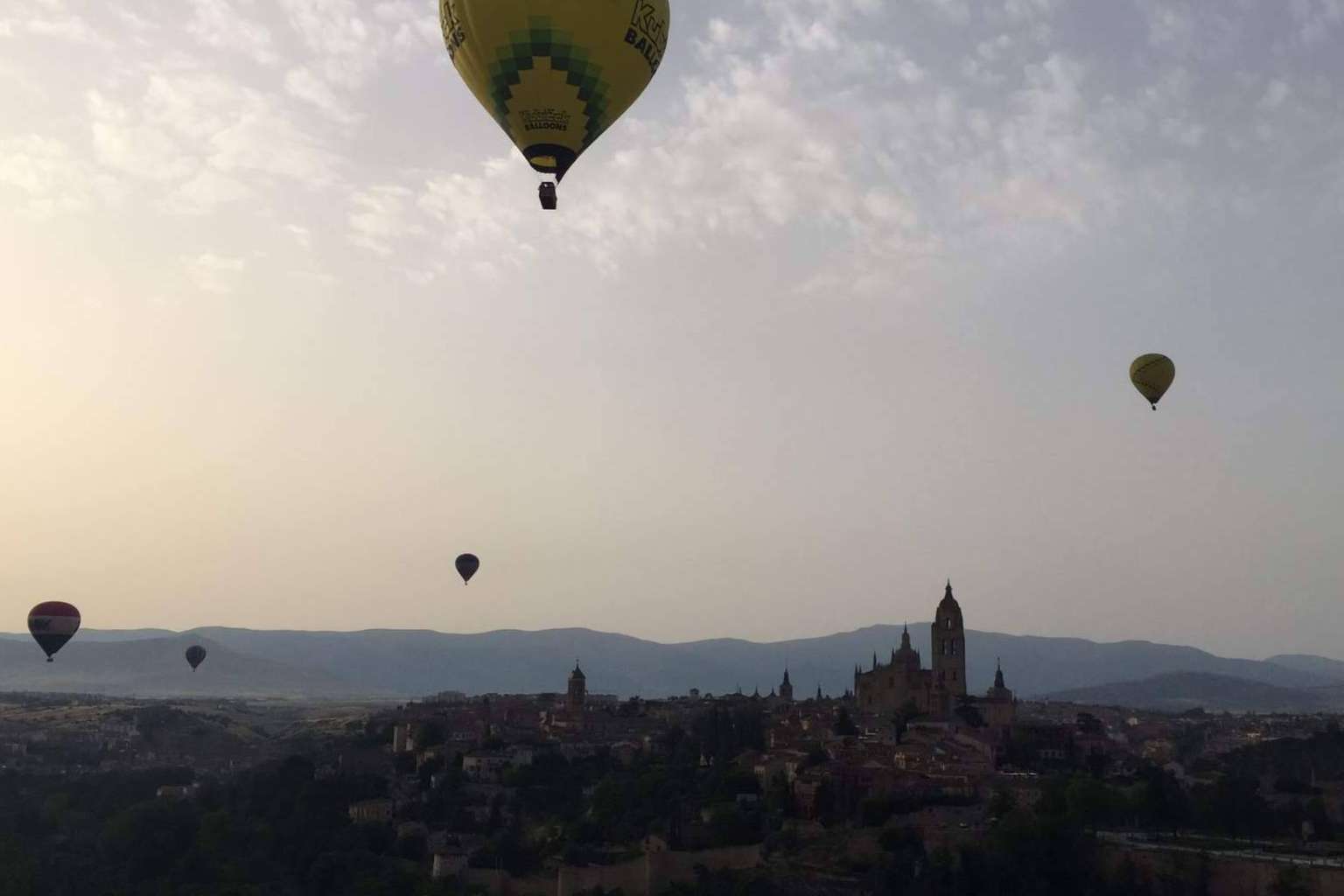 Paseo en globo aerostático en Segovia con la empresa EoloFly