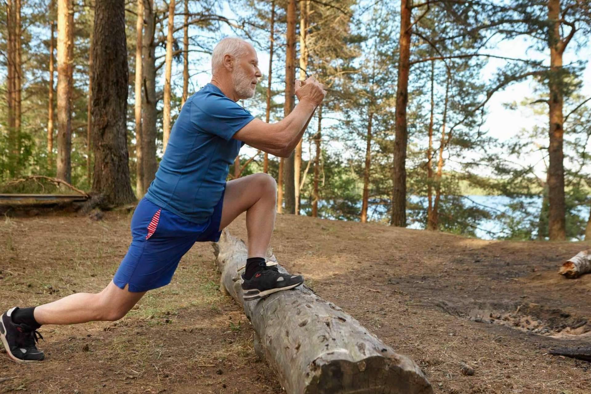 Ponerse en forma a partir de los 60 no es una locura, con el entrenador personal Óscar Ródenas