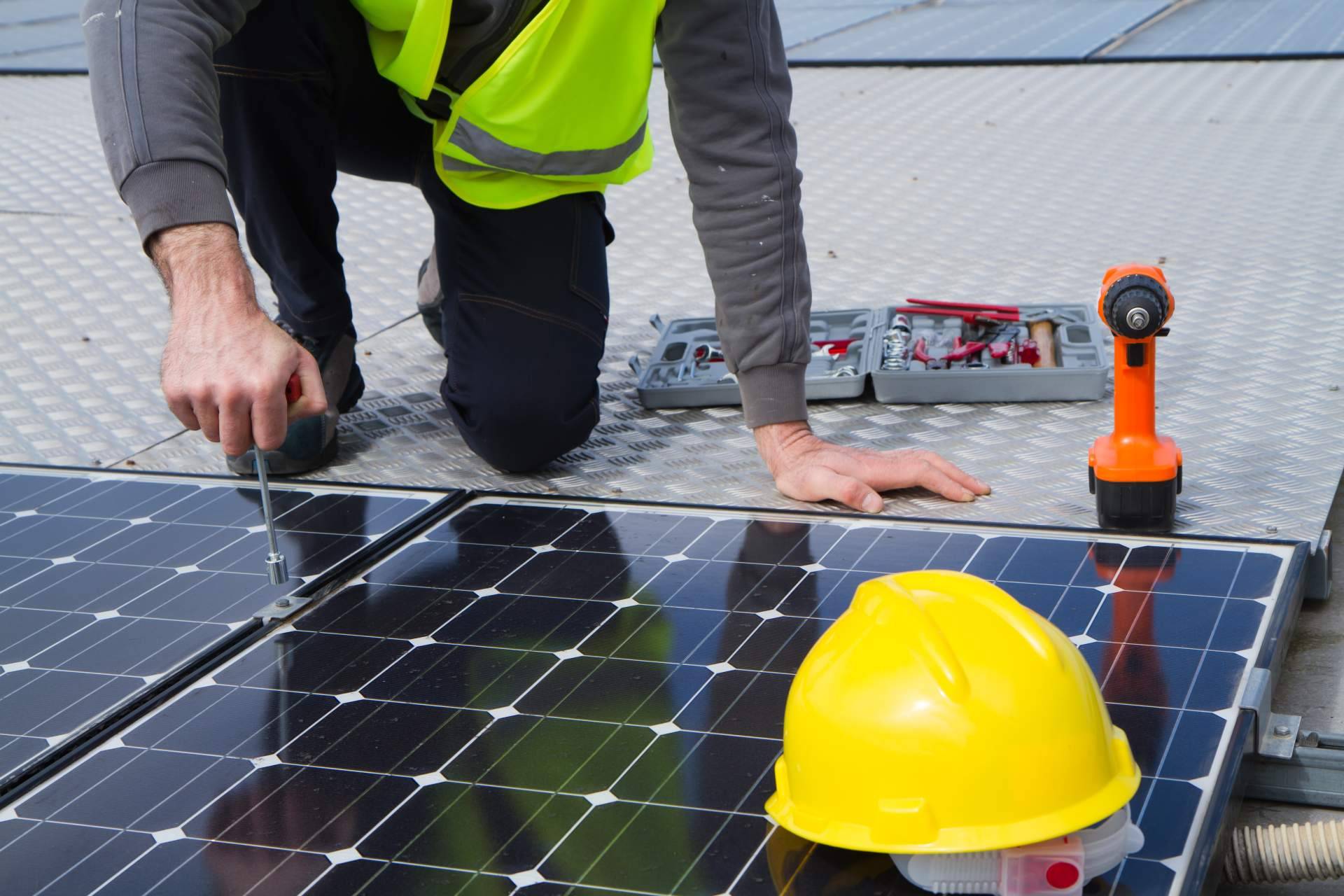 Solomnia proporciona placas solares para balcones
